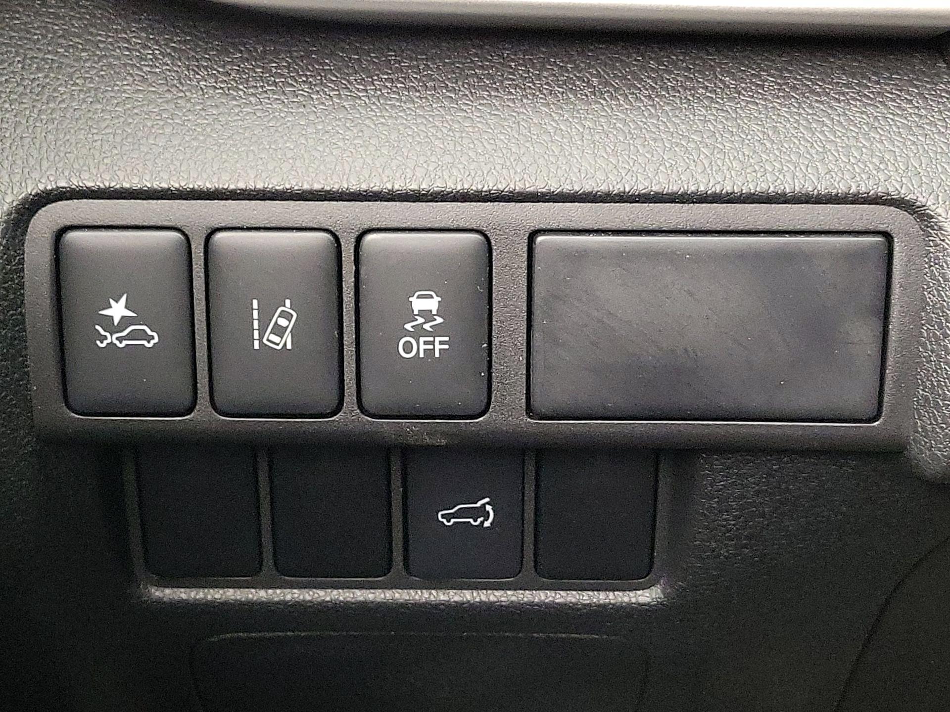 Thumbnail: 2024 Mitsubishi Eclipse Cross - 13