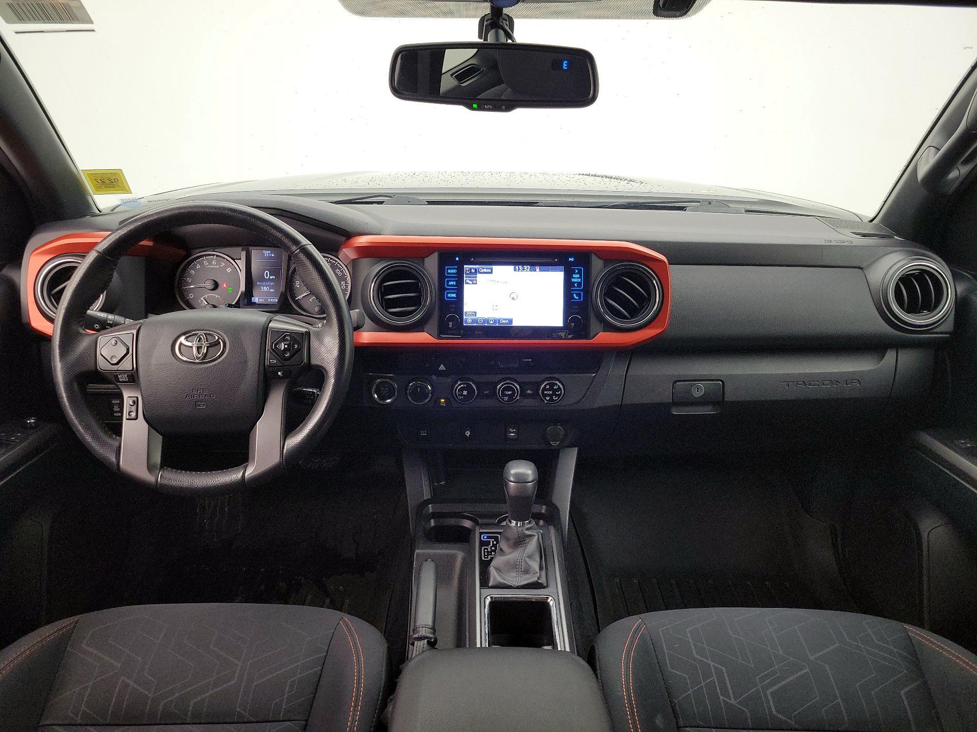 Thumbnail: 2017 Toyota Tacoma - 9