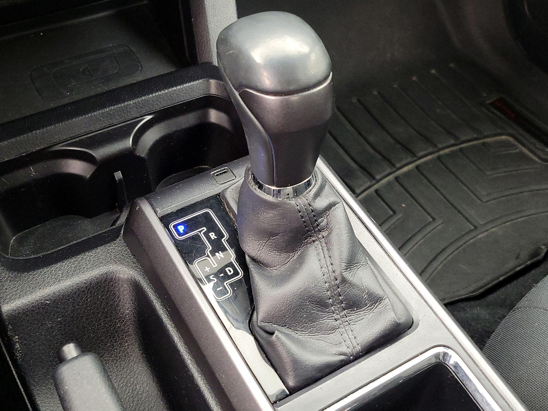 Thumbnail: 2017 Toyota Tacoma - 18