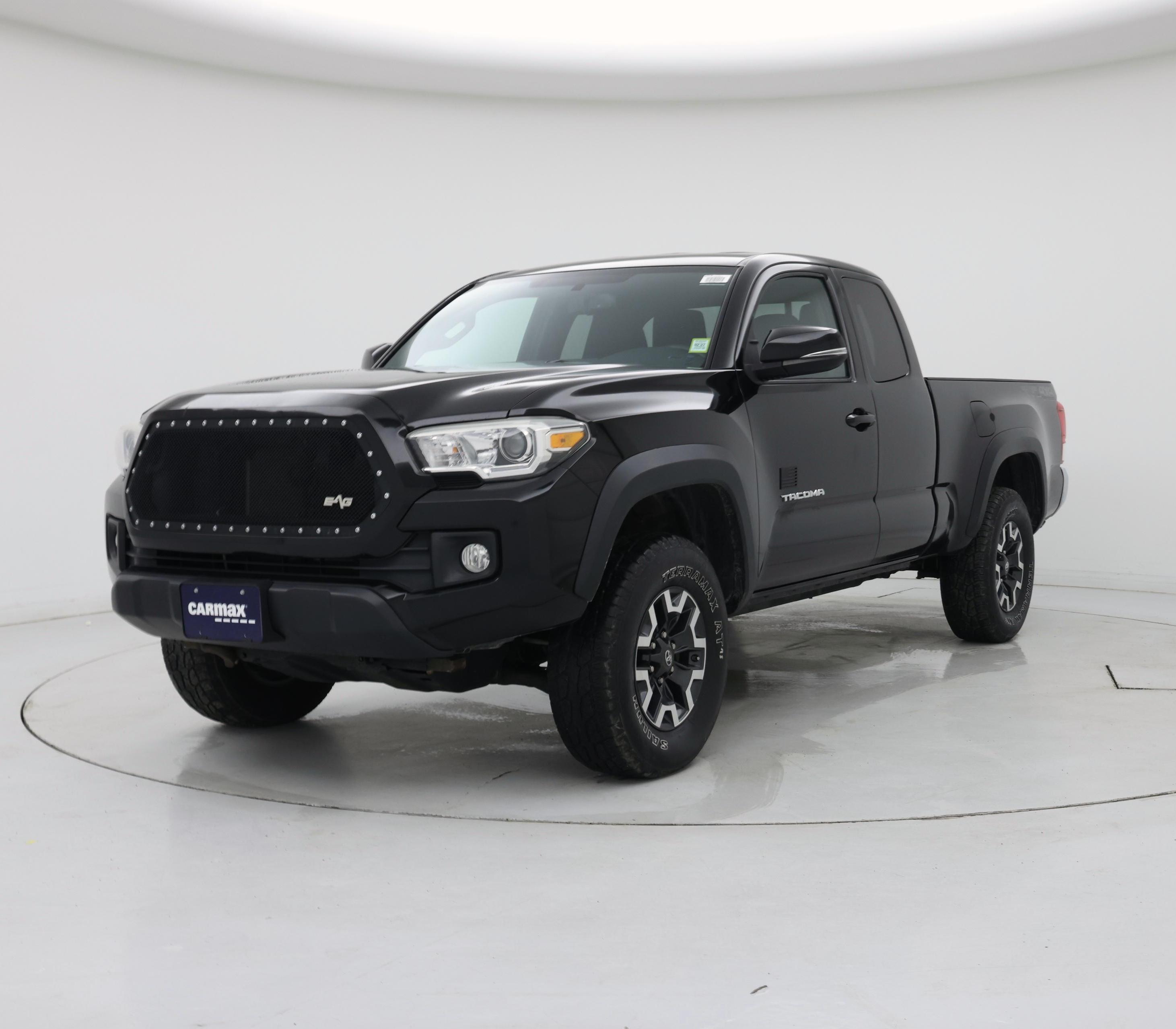 Thumbnail: 2017 Toyota Tacoma - 4