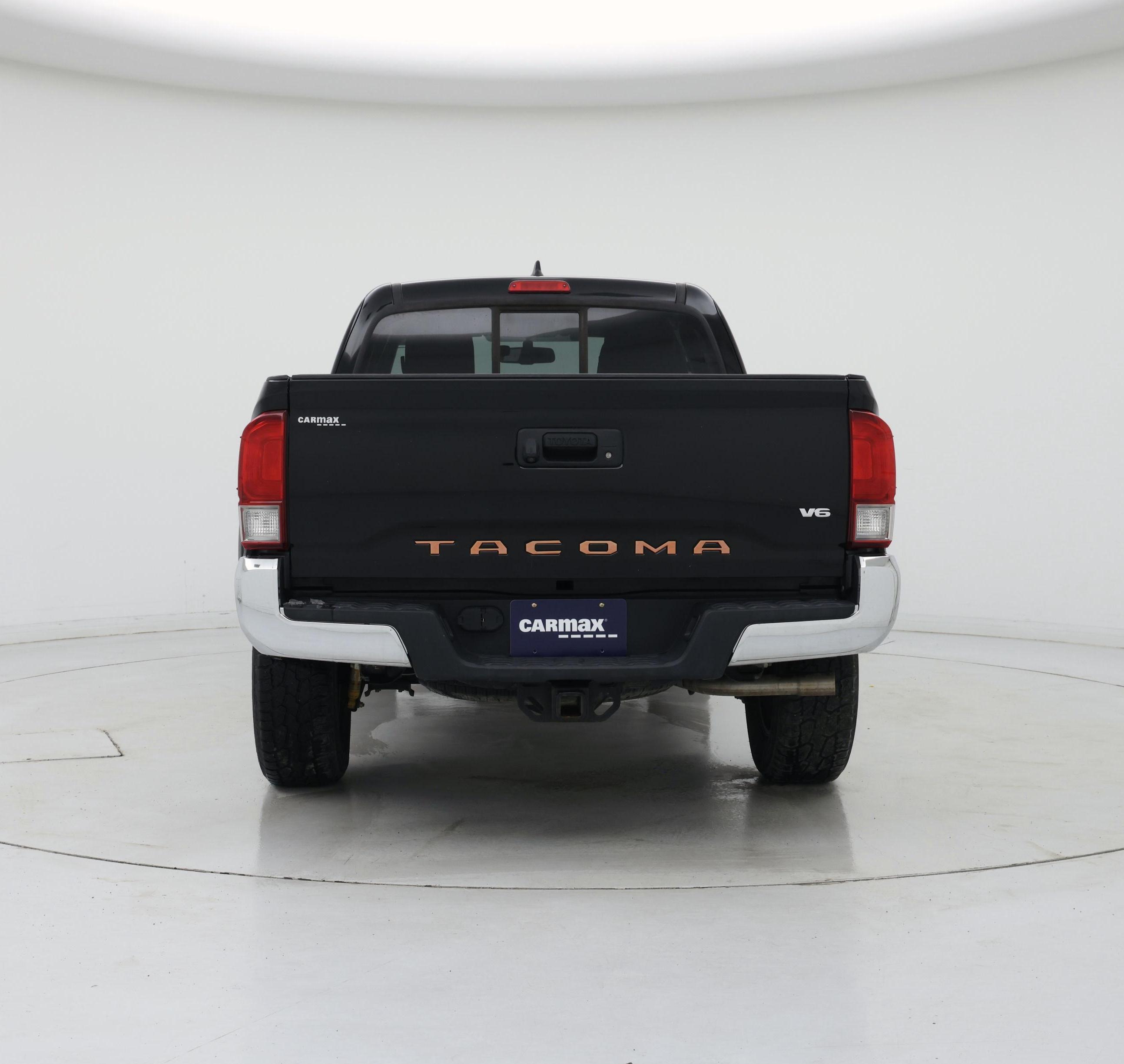 Thumbnail: 2017 Toyota Tacoma - 6