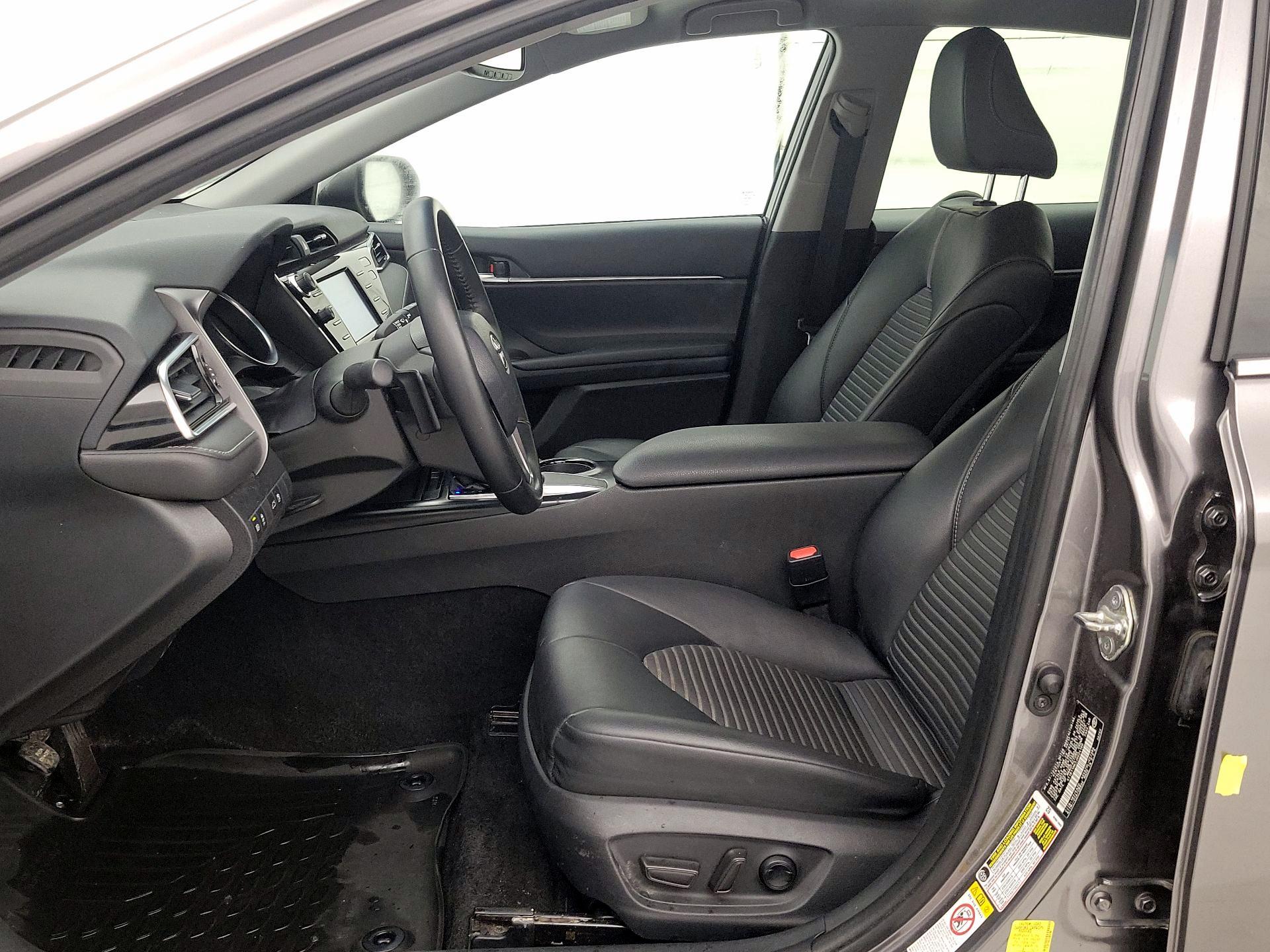 Thumbnail: 2018 Toyota Camry - 11