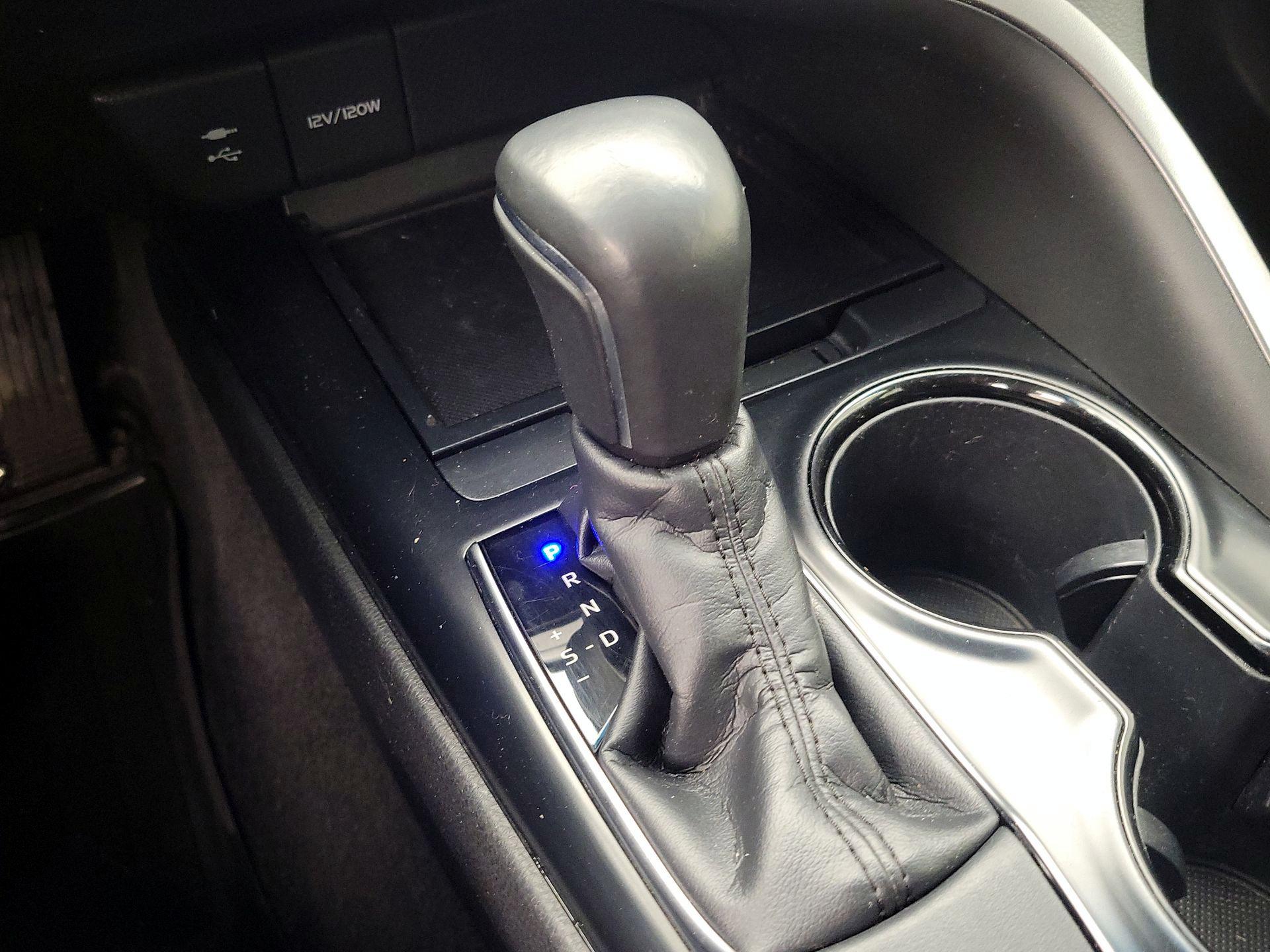 Thumbnail: 2018 Toyota Camry - 17