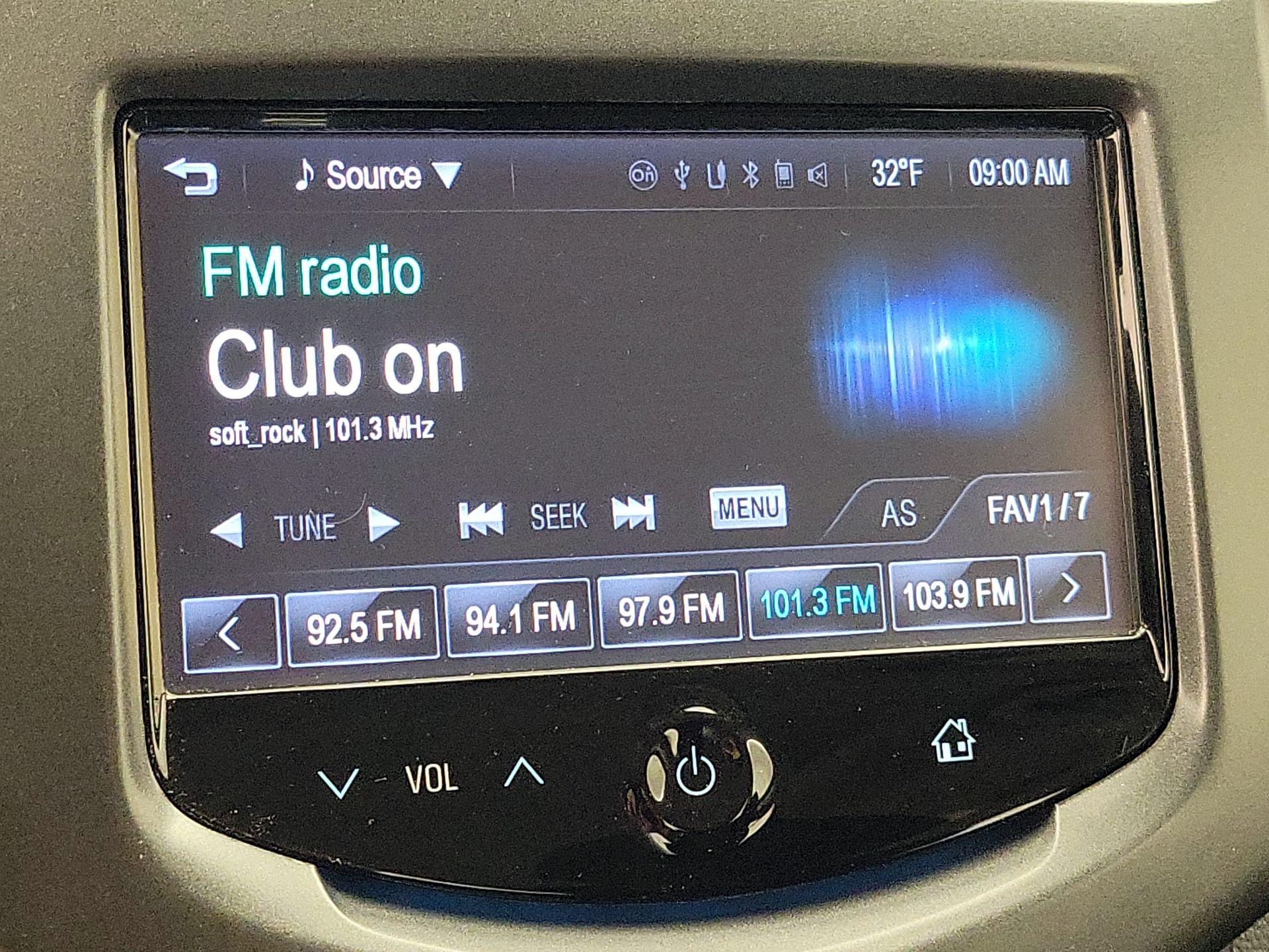 Thumbnail: 2016 Chevrolet Sonic - 14