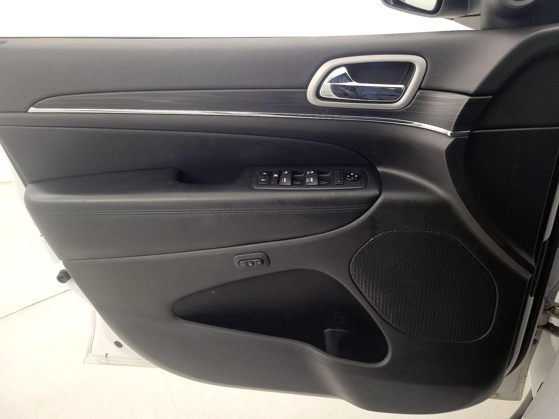 Thumbnail: 2021 Jeep Grand Cherokee - 12