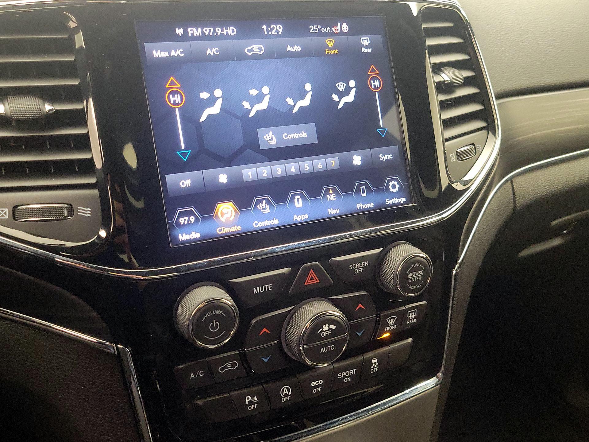 Thumbnail: 2021 Jeep Grand Cherokee - 17