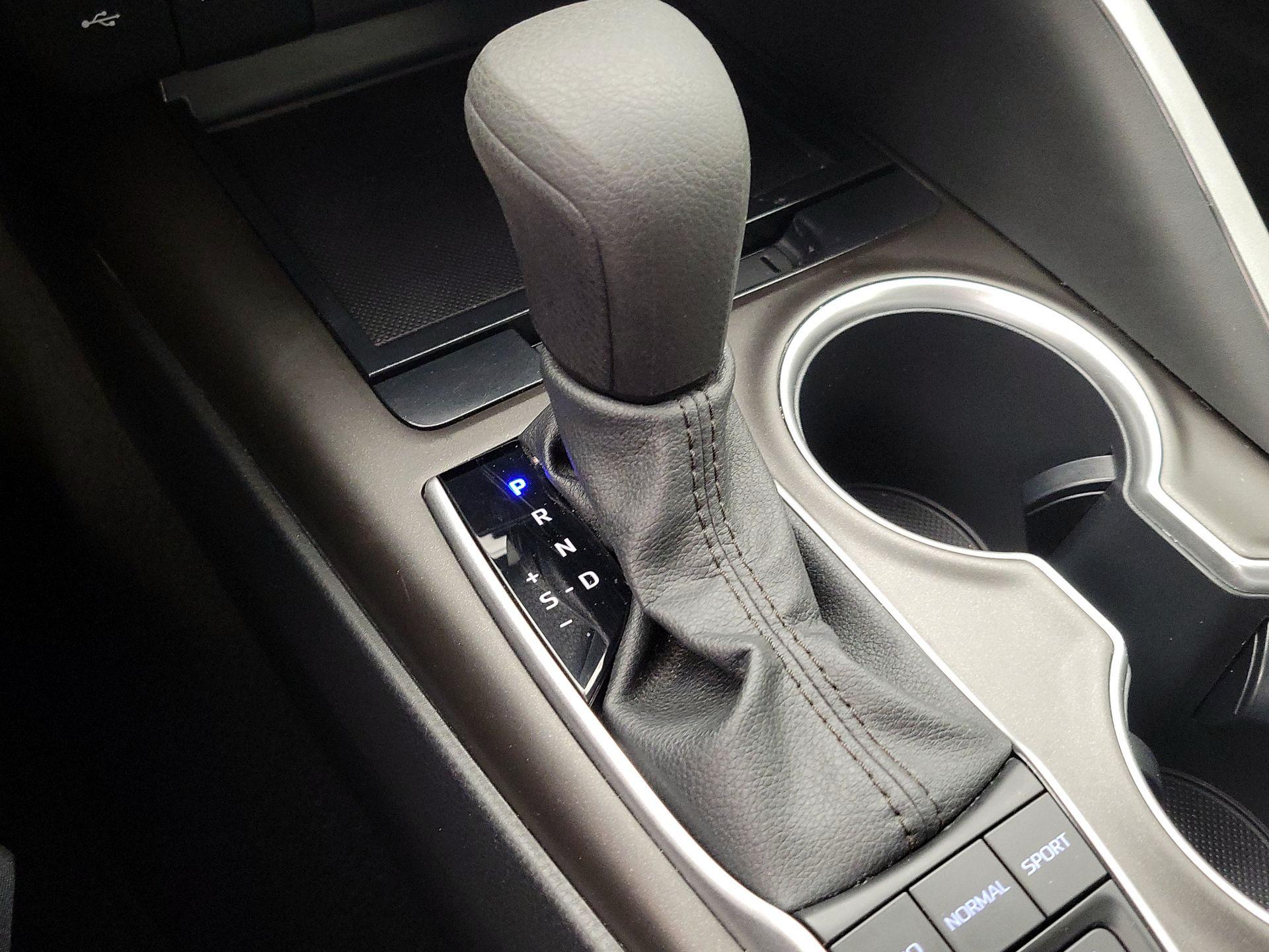 Thumbnail: 2021 Toyota Camry - 17