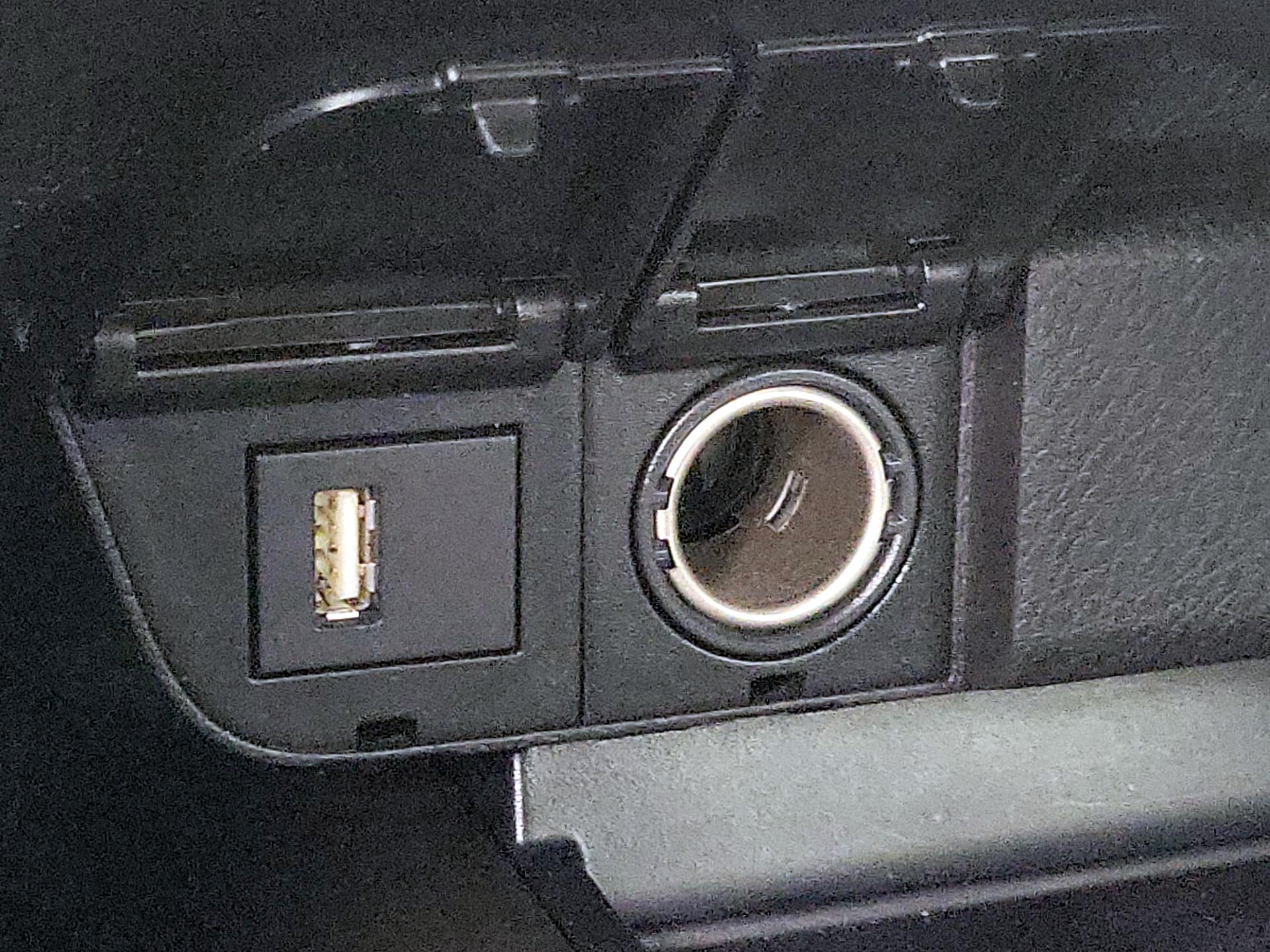 Thumbnail: 2021 Toyota Camry - 18