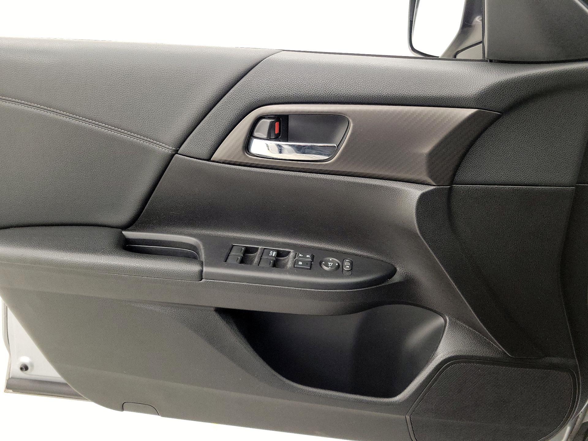 Thumbnail: 2017 Honda Accord - 12