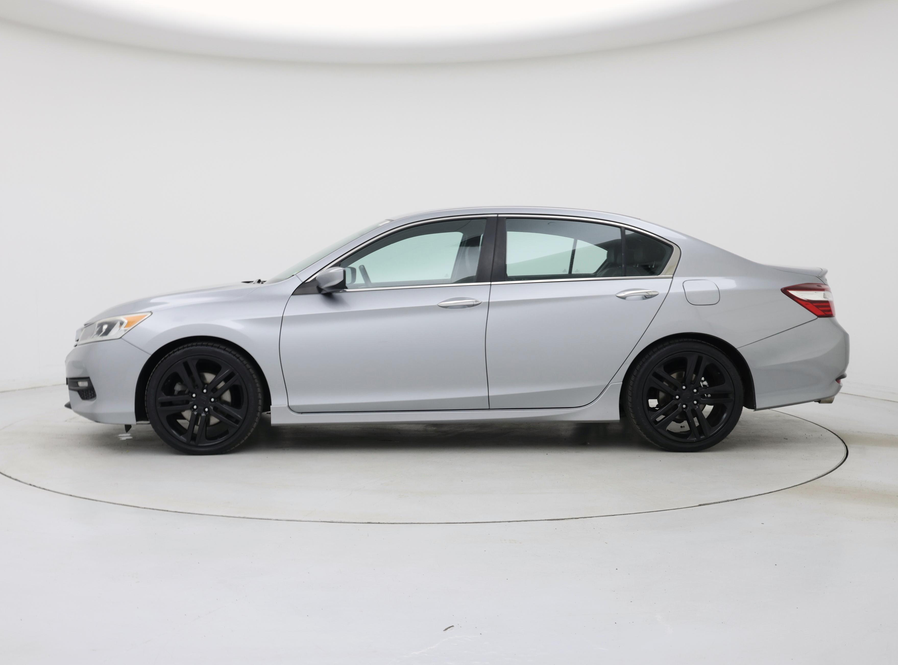 Thumbnail: 2017 Honda Accord - 3