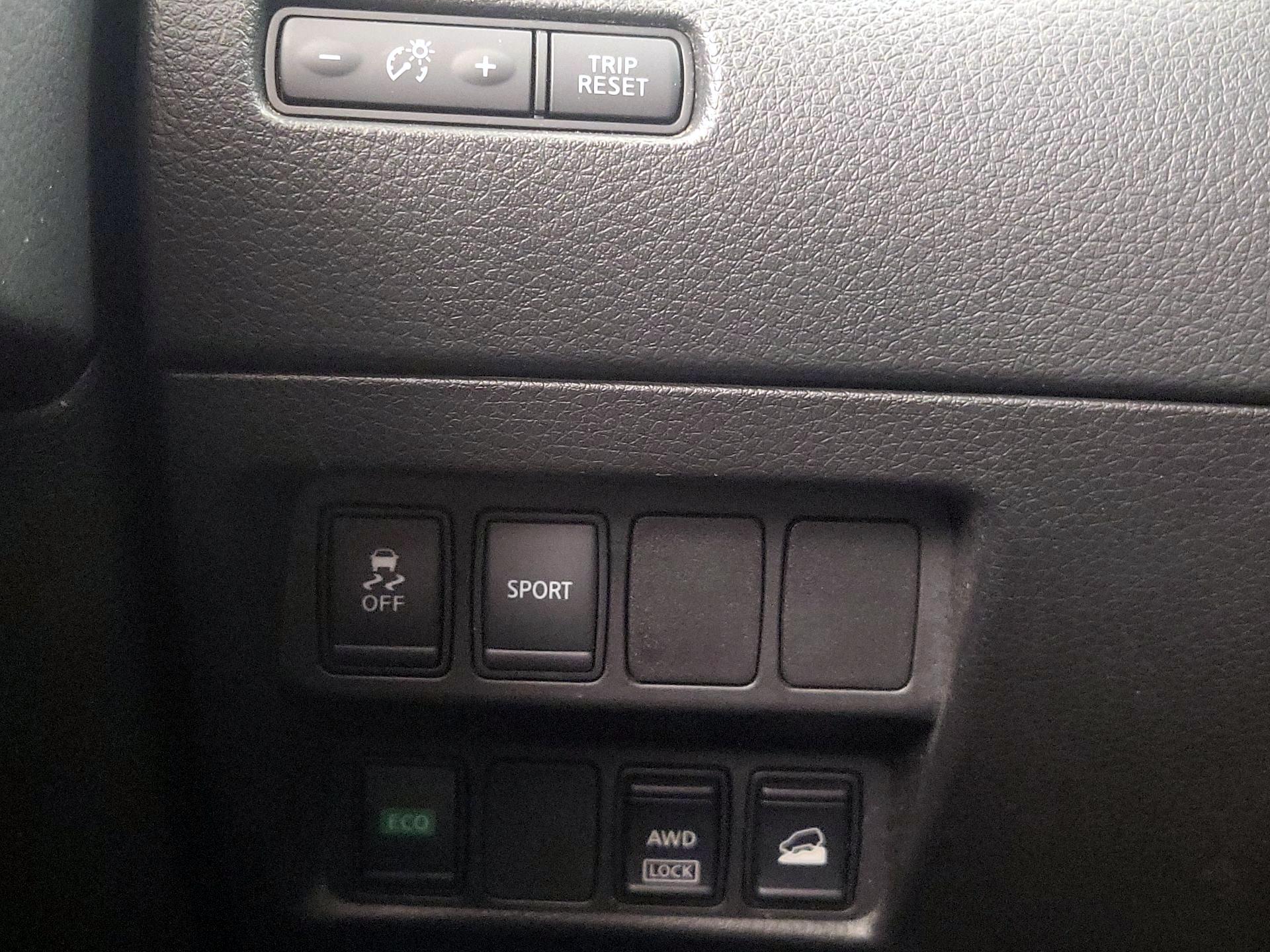 Thumbnail: 2016 Nissan Rogue - 13