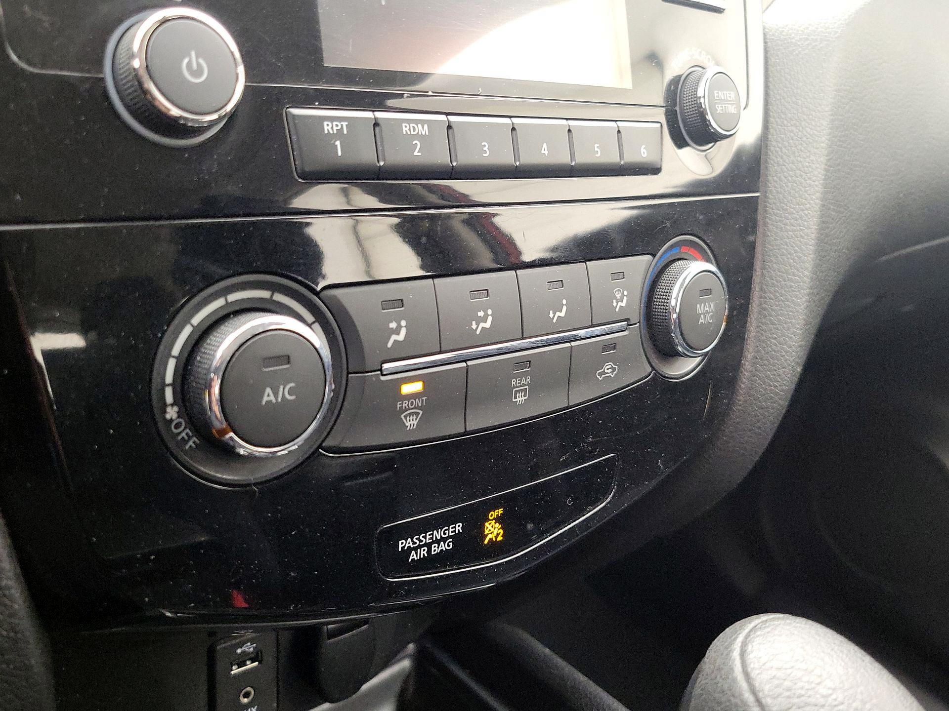 Thumbnail: 2016 Nissan Rogue - 16