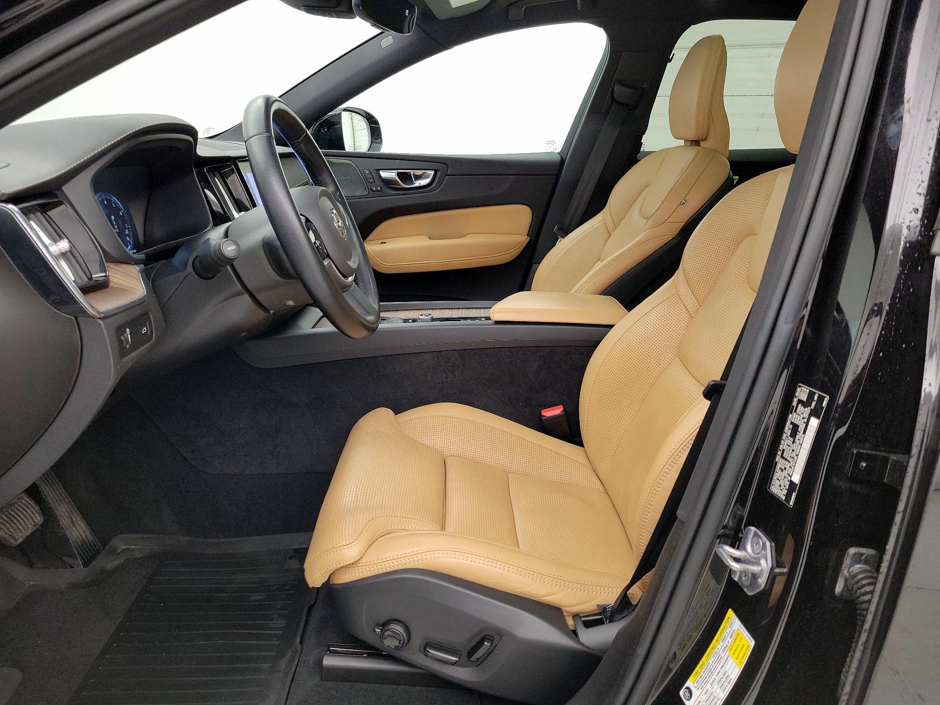 Thumbnail: 2021 Volvo XC60 - 11