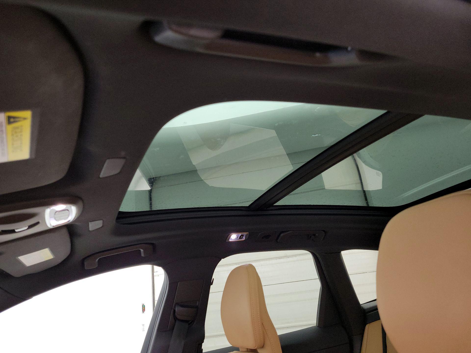 Thumbnail: 2021 Volvo XC60 - 20