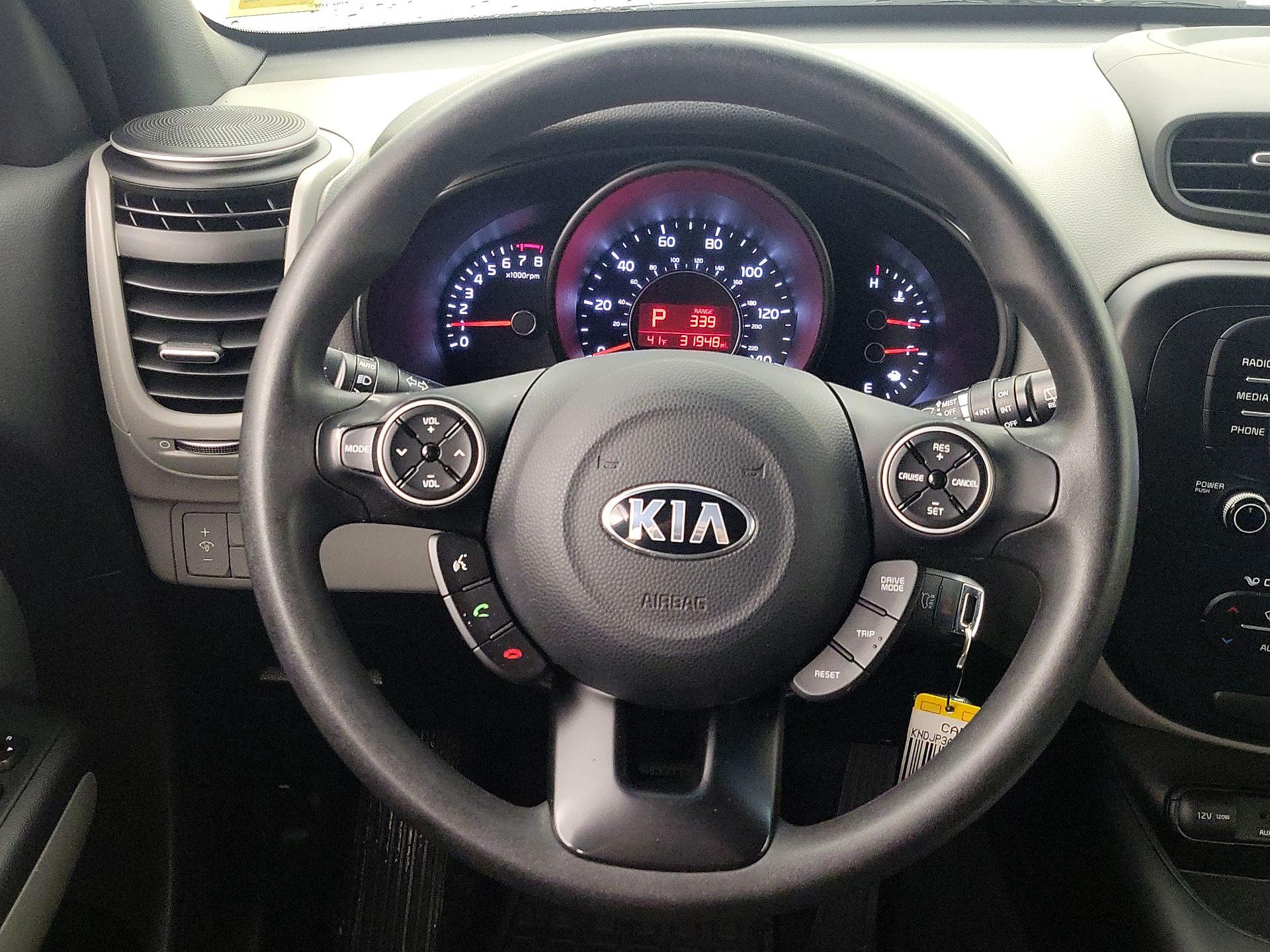 Thumbnail: 2017 Kia Soul - 10