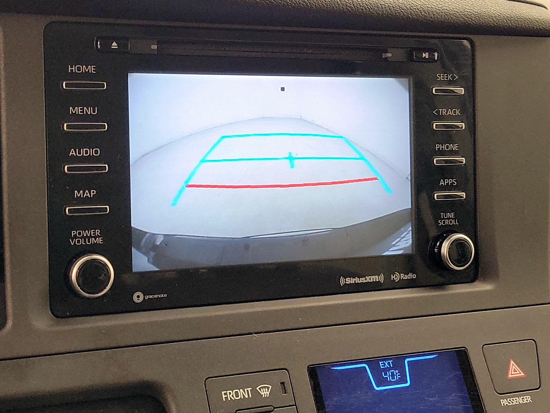 Thumbnail: 2018 Toyota Sienna - 15