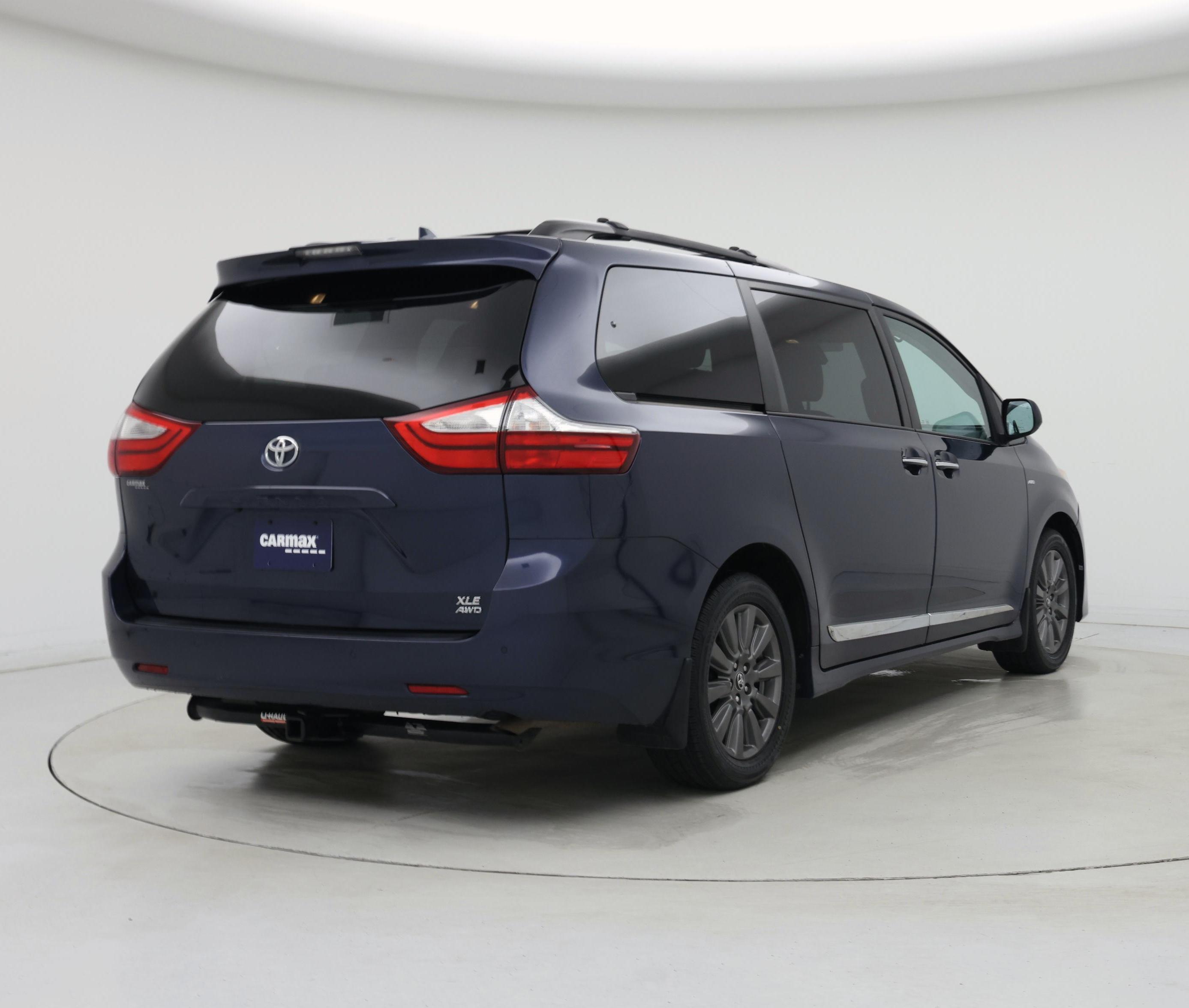 Thumbnail: 2018 Toyota Sienna - 8