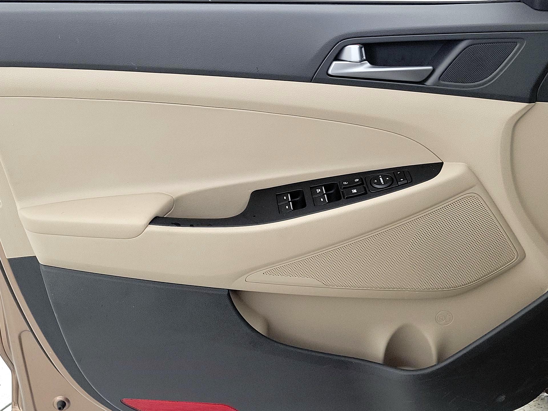 Thumbnail: 2016 Hyundai Tucson - 12