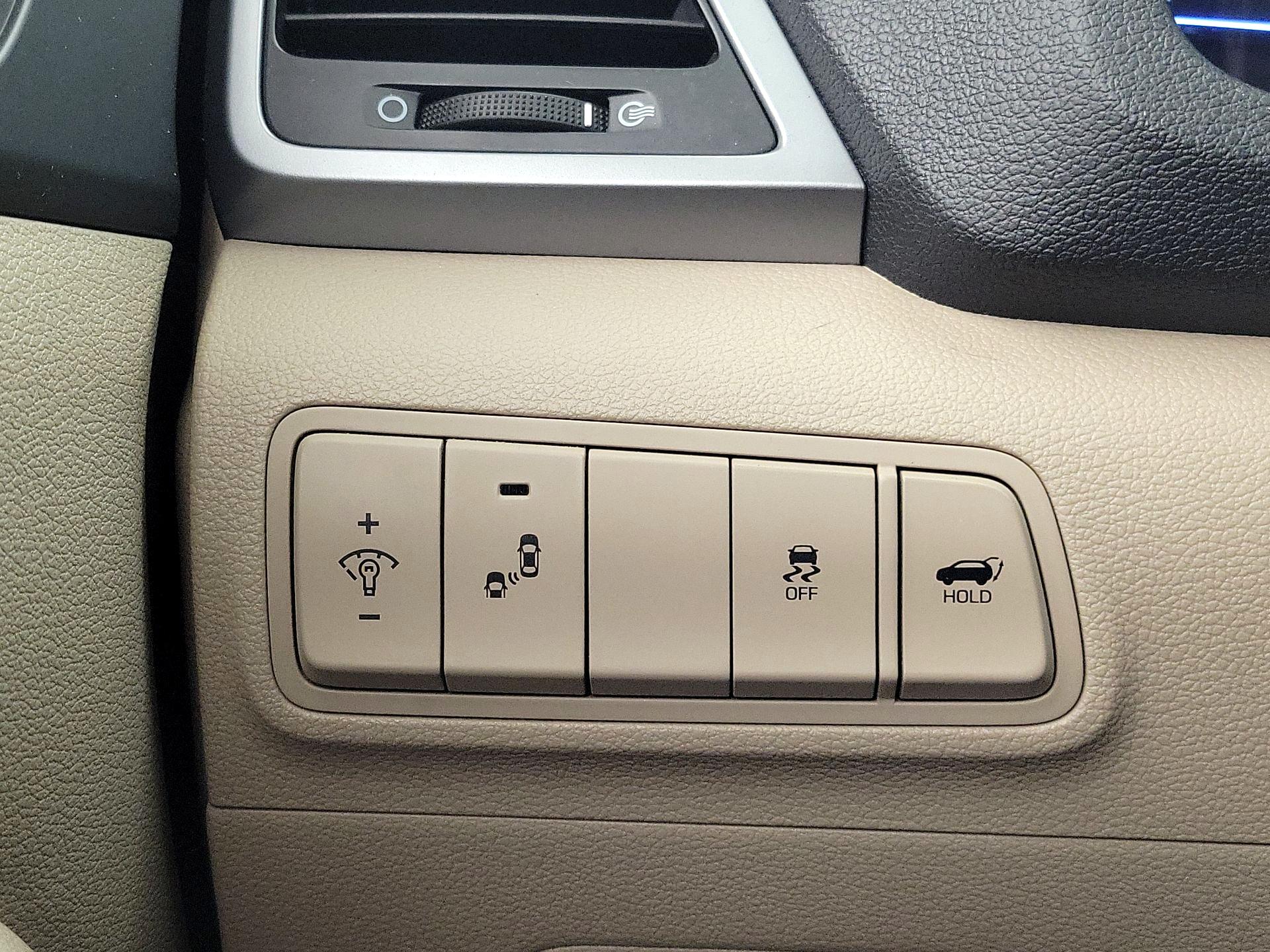 Thumbnail: 2016 Hyundai Tucson - 13