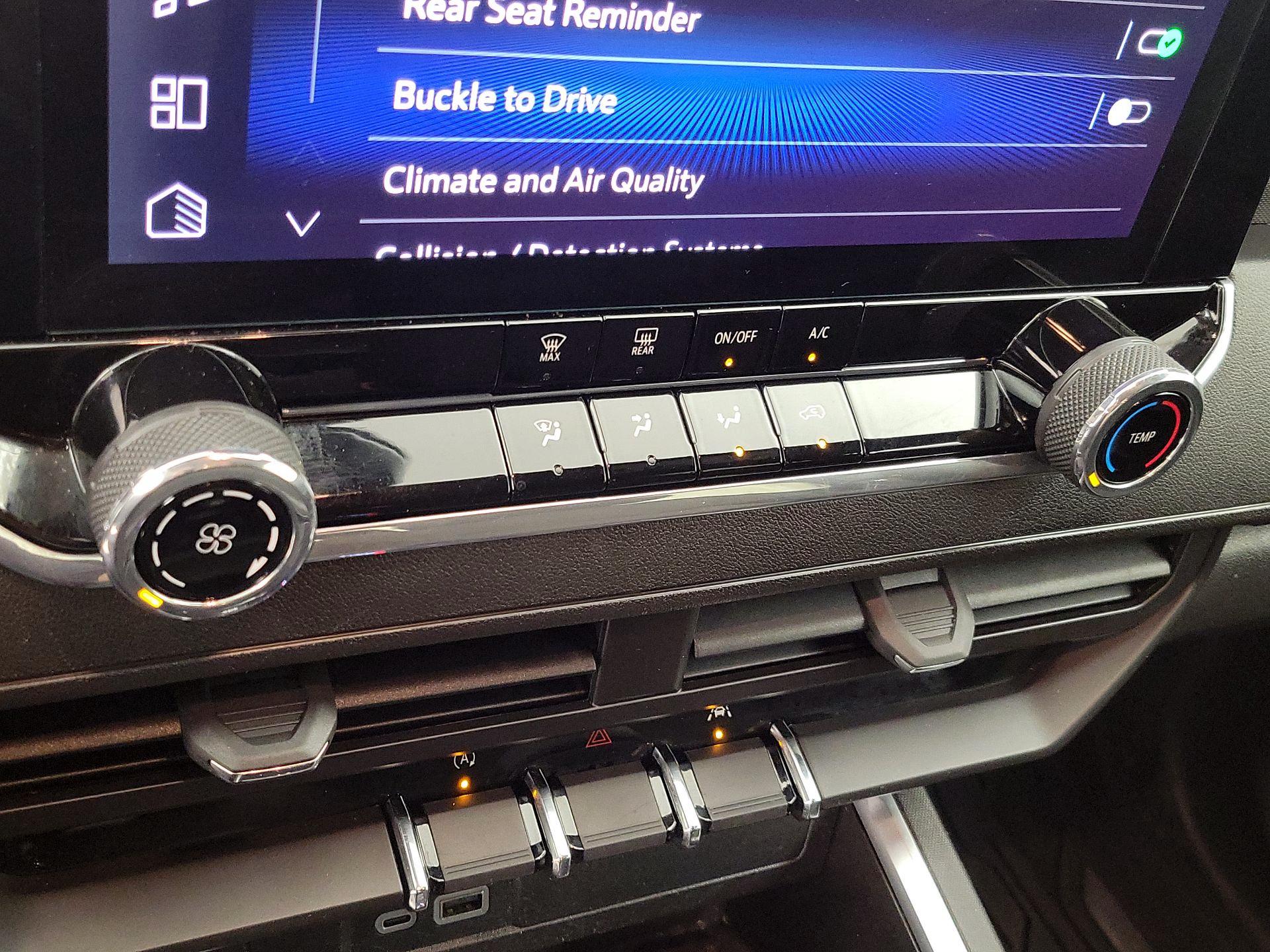 Thumbnail: 2024 Chevrolet Colorado - 17