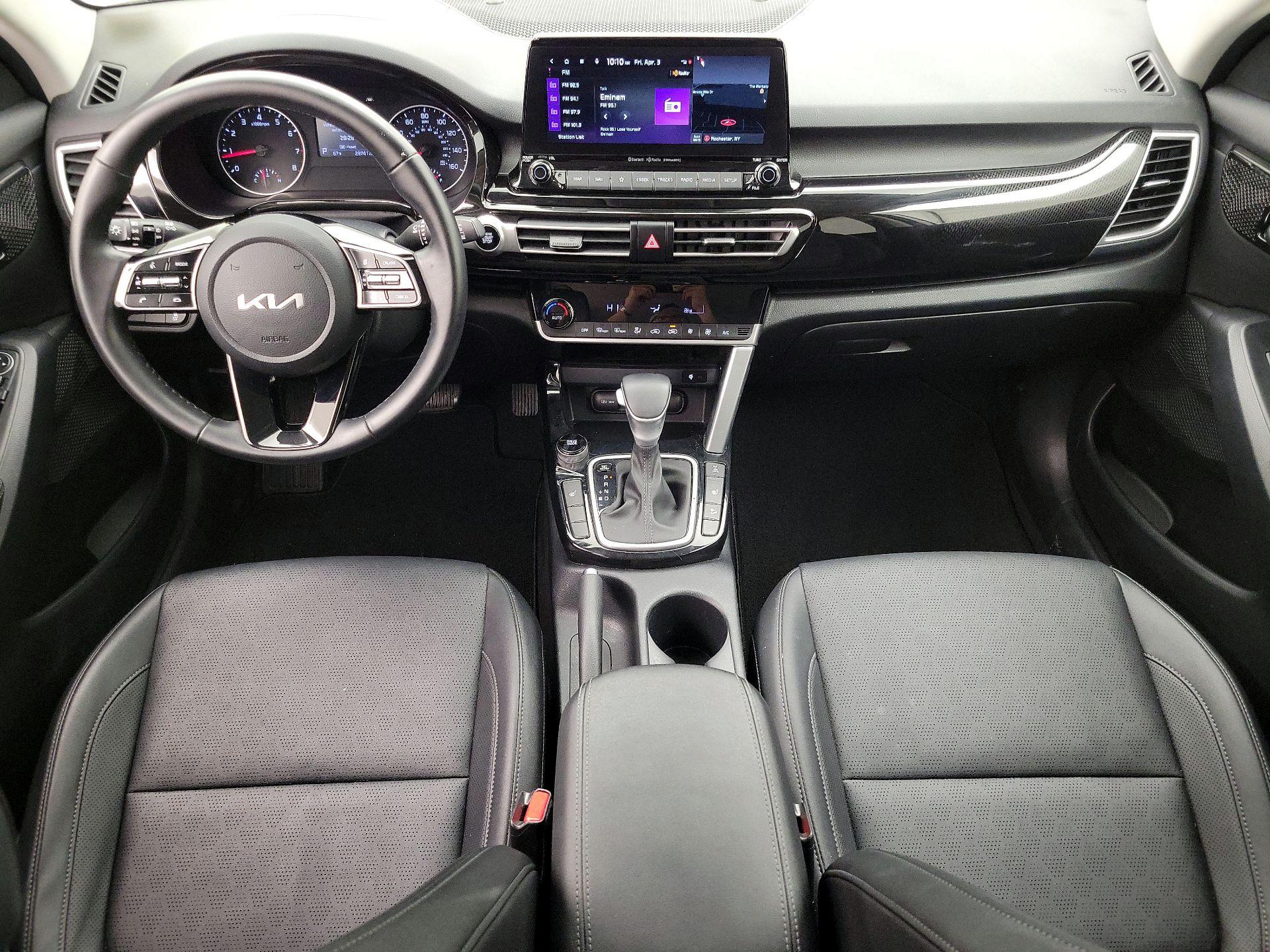 Thumbnail: 2023 Kia Seltos - 9