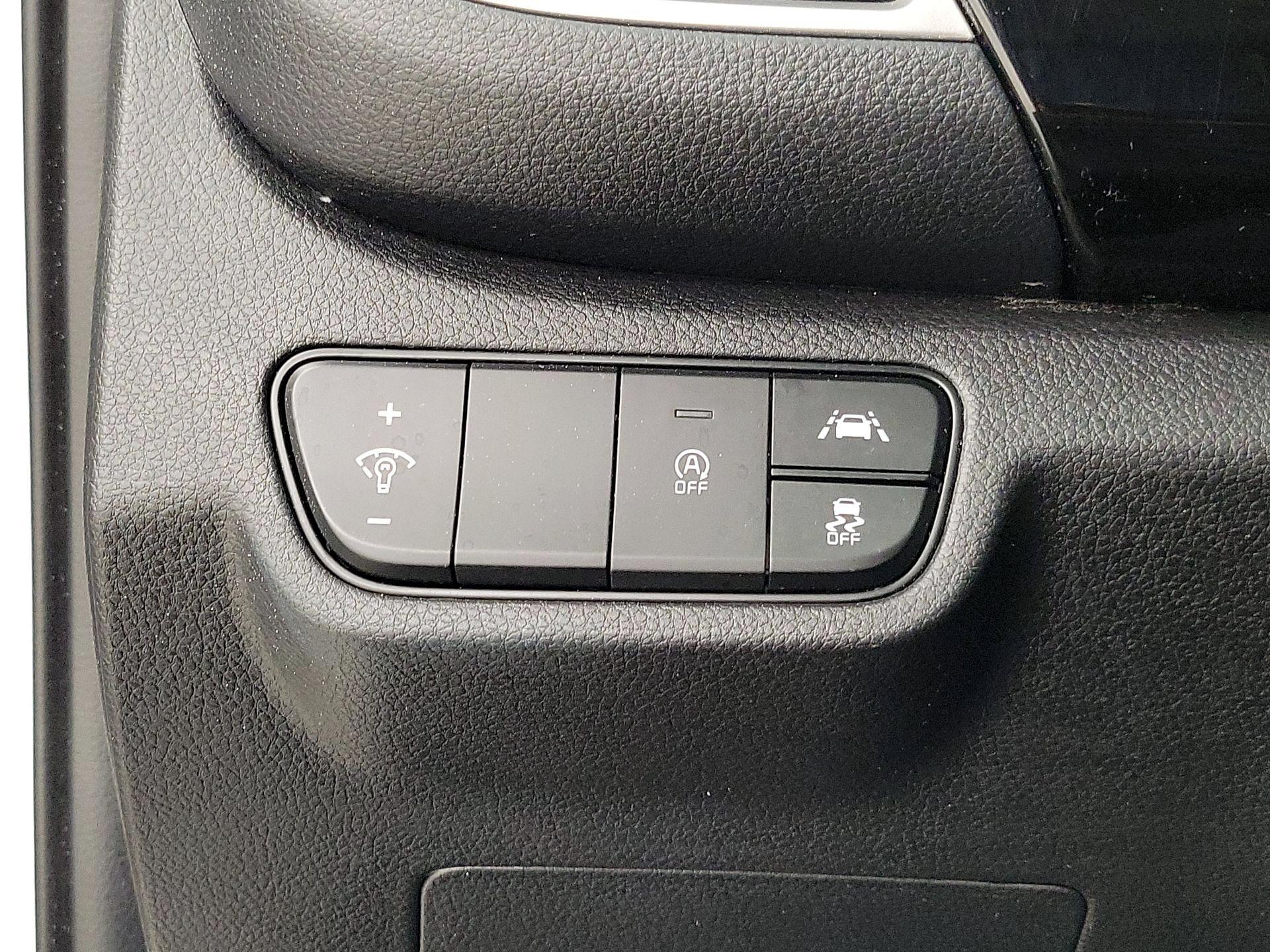 Thumbnail: 2023 Kia Seltos - 13