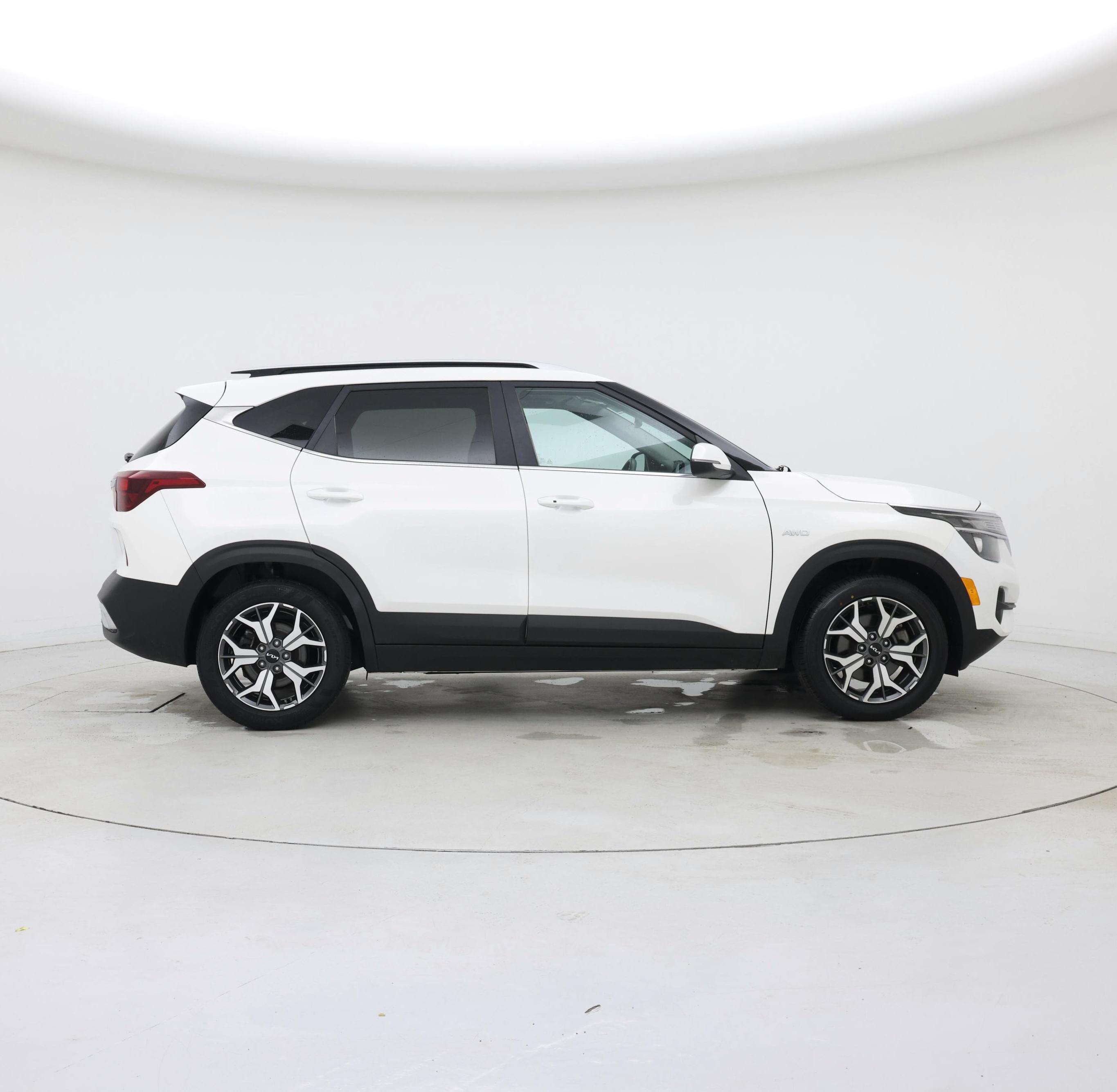 Thumbnail: 2023 Kia Seltos - 7