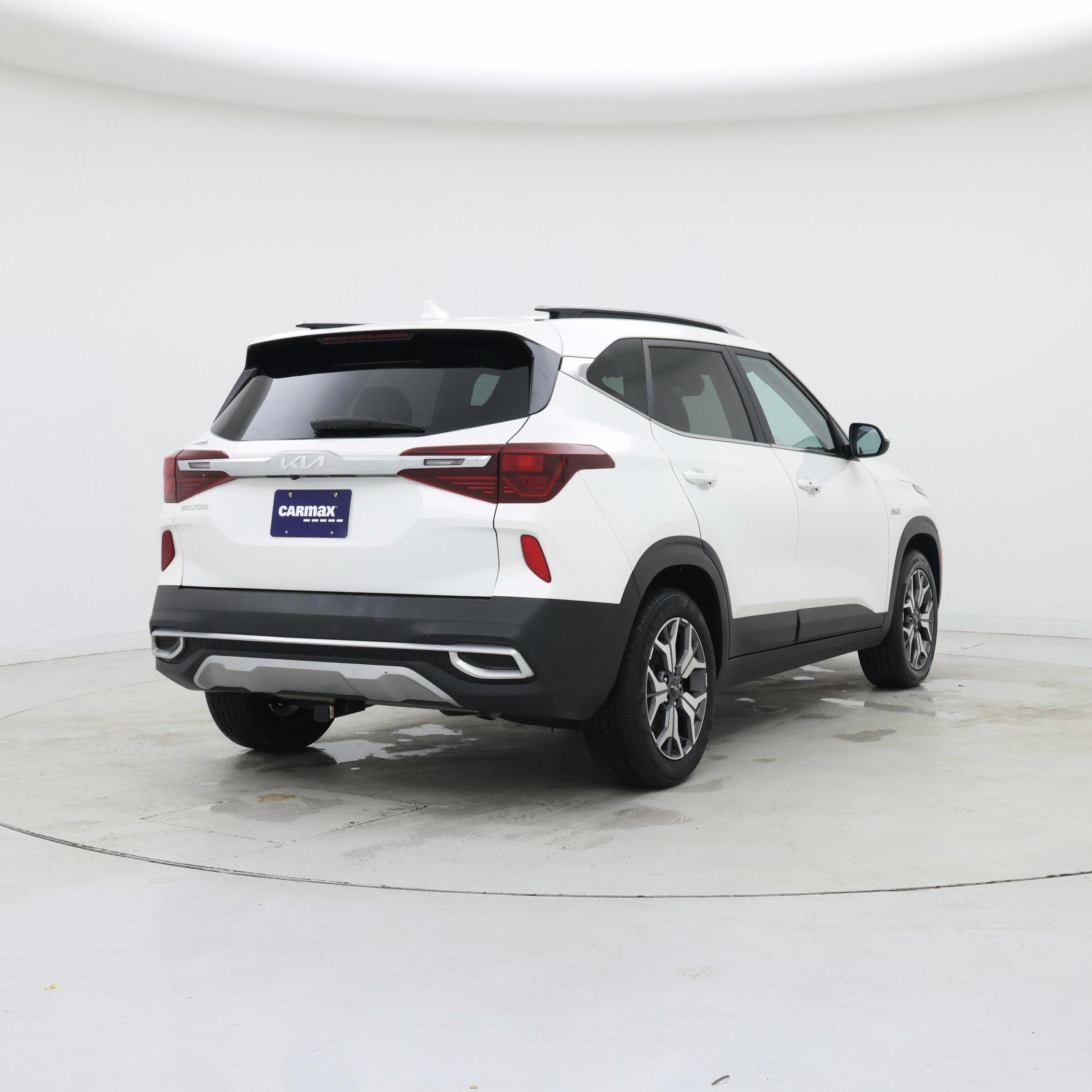 Thumbnail: 2023 Kia Seltos - 8
