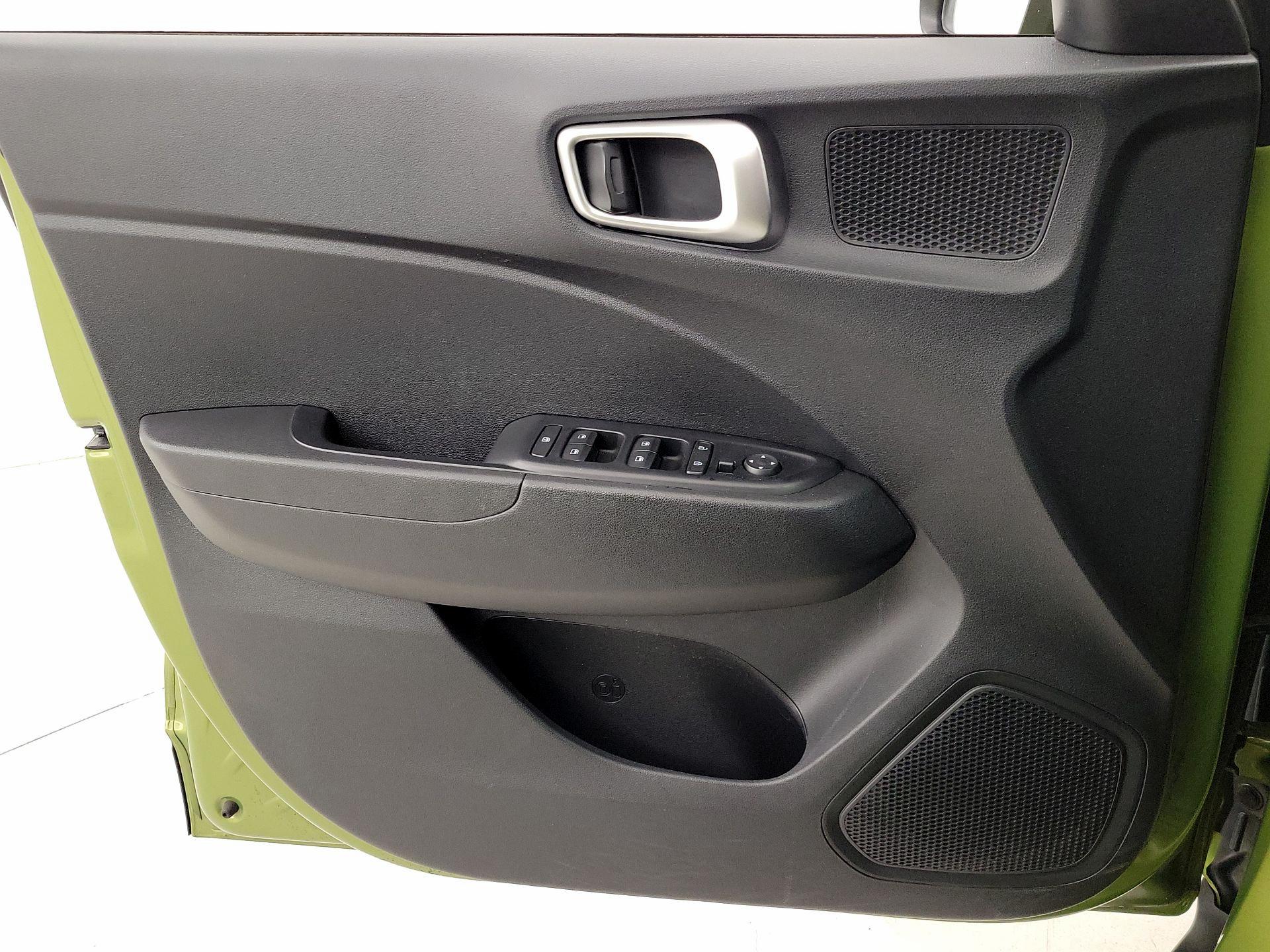 Thumbnail: 2021 Hyundai Venue - 12