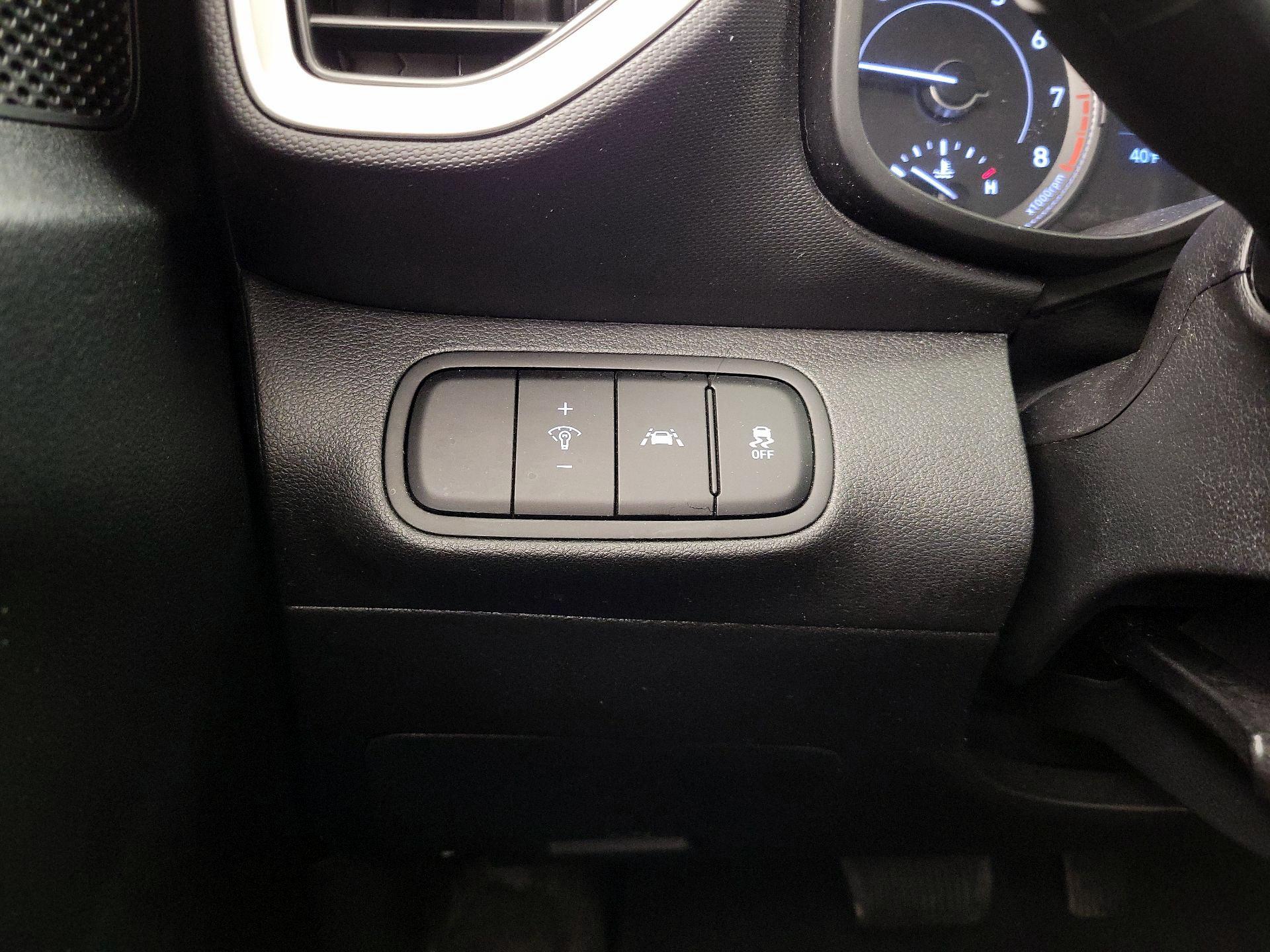 Thumbnail: 2021 Hyundai Venue - 13