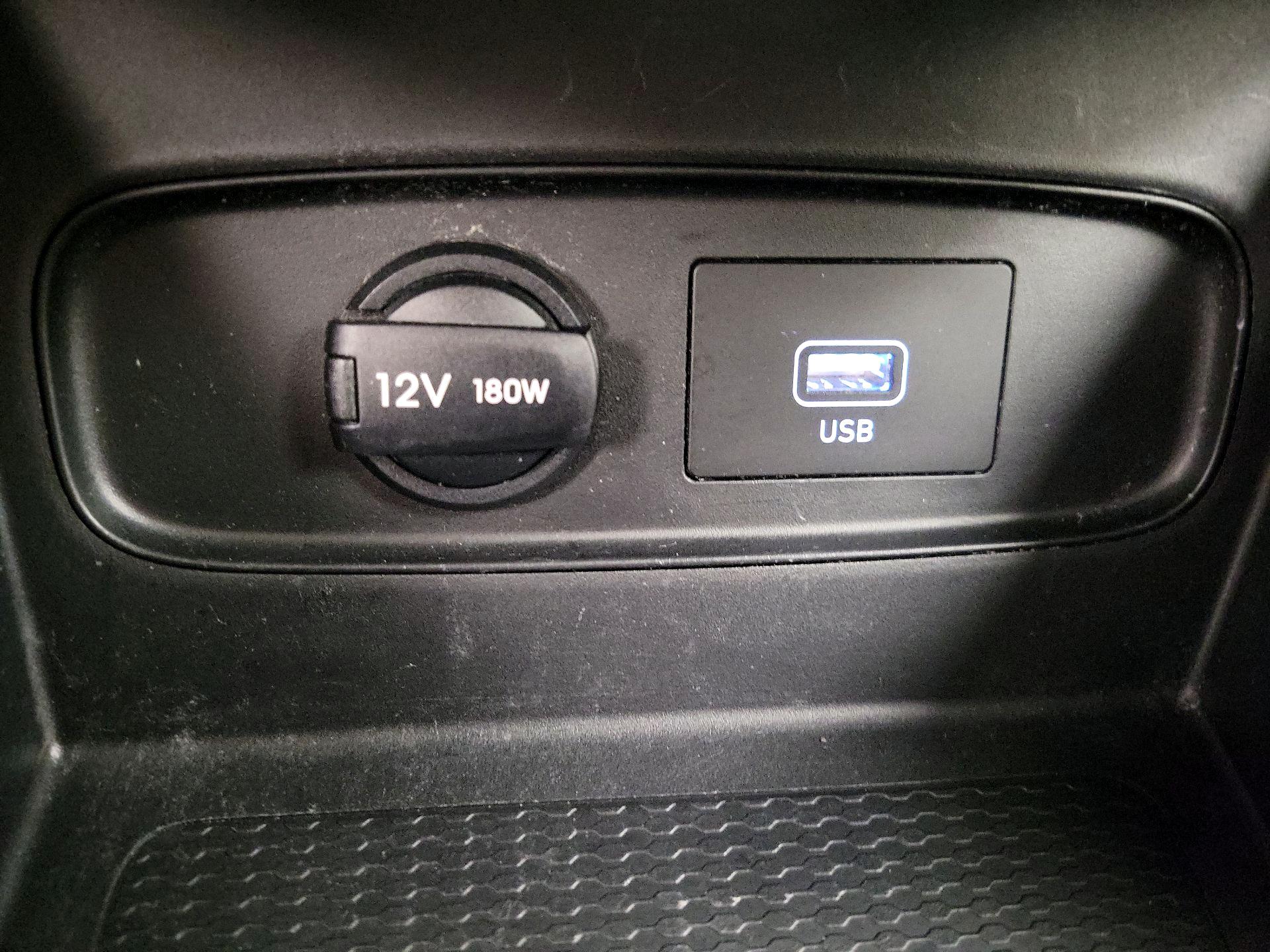 Thumbnail: 2021 Hyundai Venue - 18