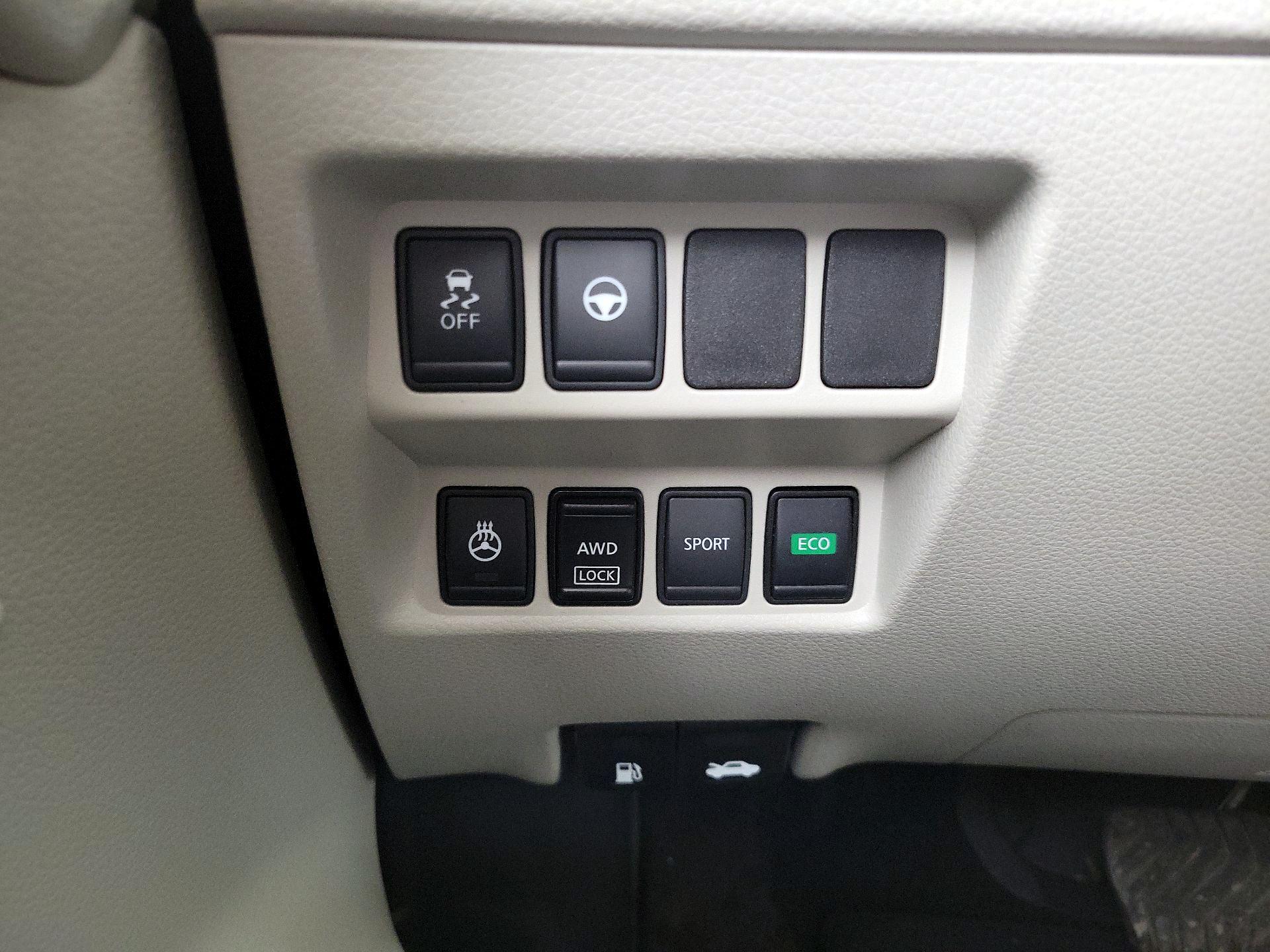 Thumbnail: 2021 Nissan Rogue Sport - 13