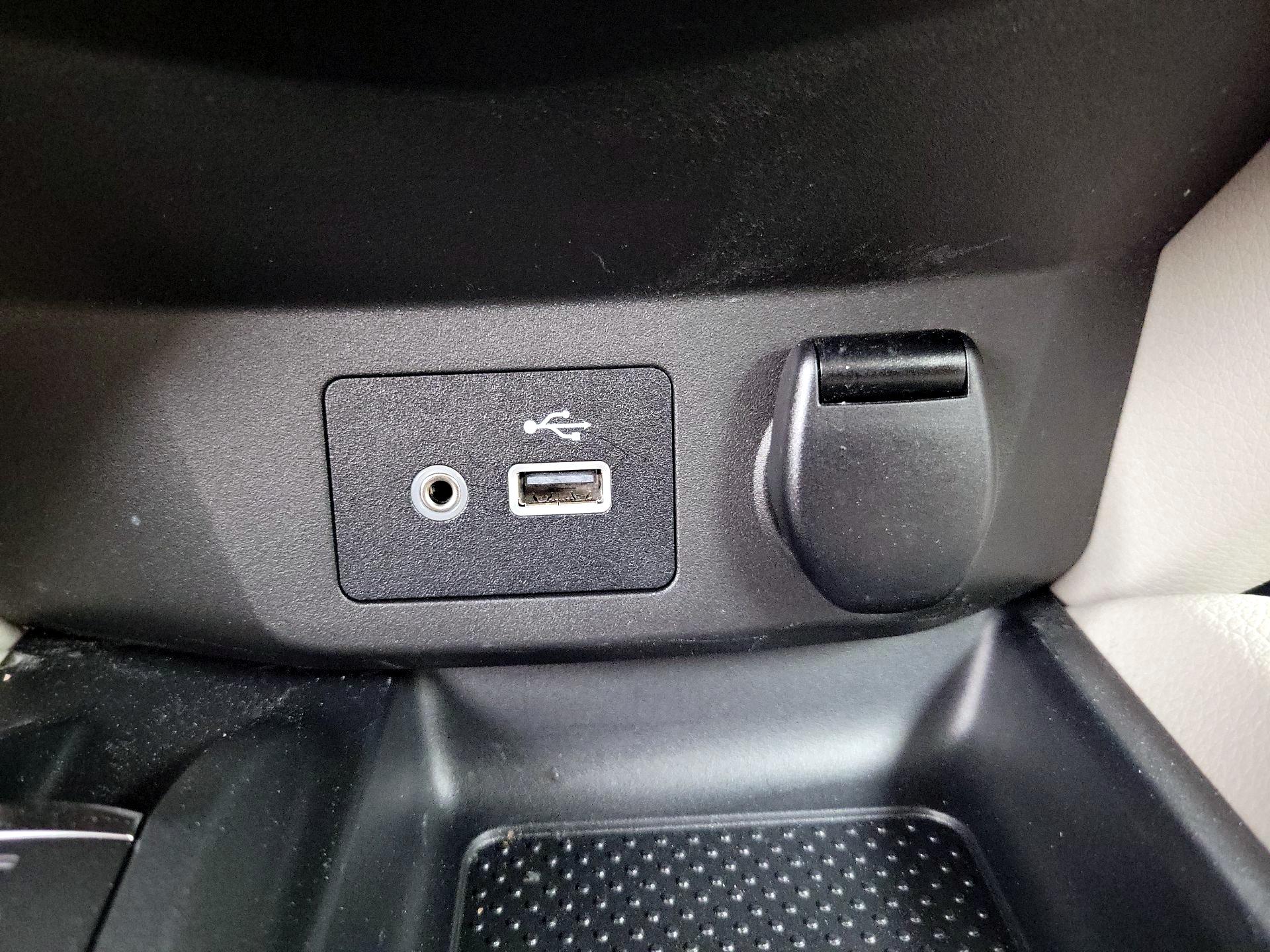 Thumbnail: 2021 Nissan Rogue Sport - 18