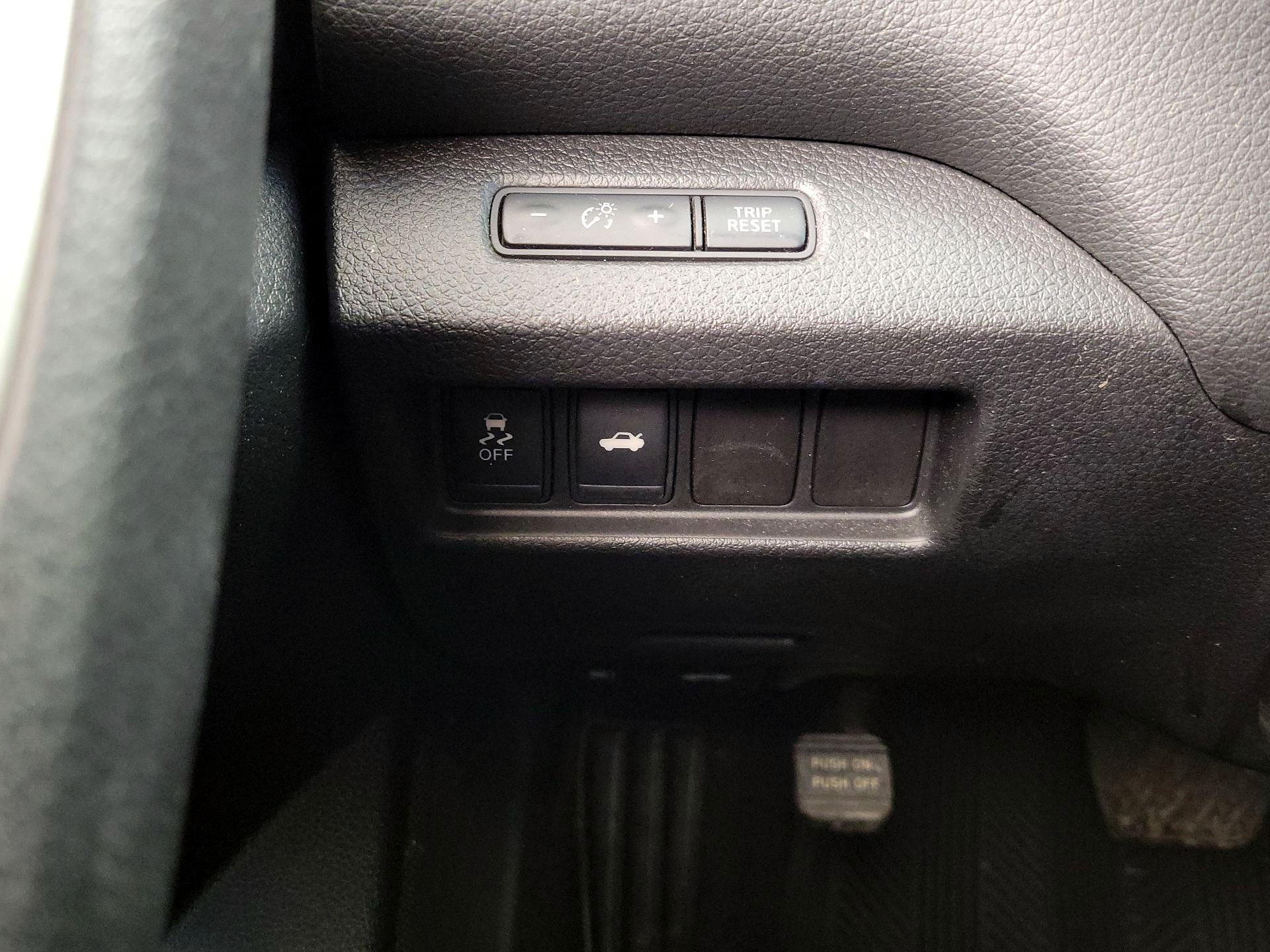 Thumbnail: 2014 Nissan Altima - 13