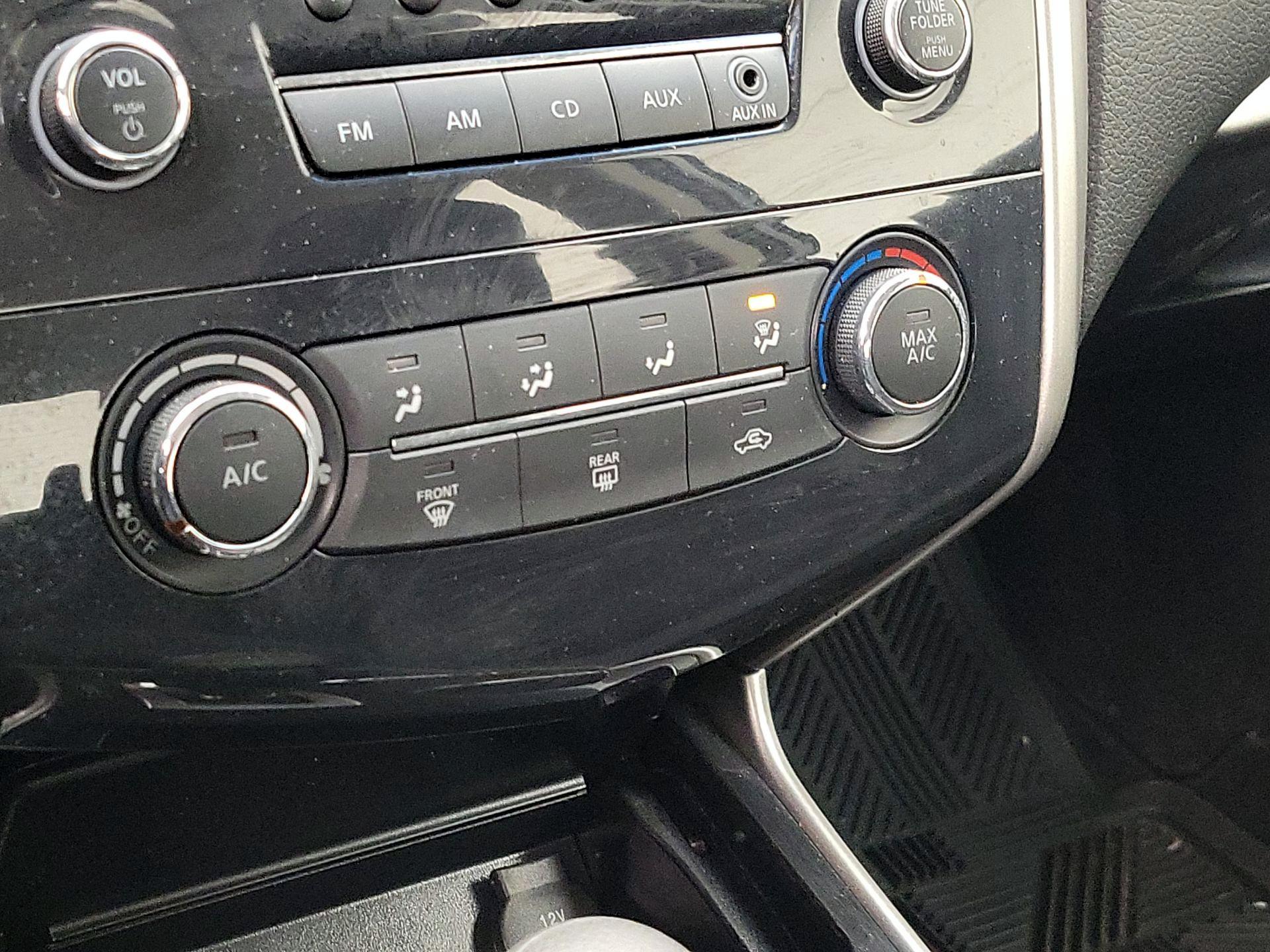 Thumbnail: 2014 Nissan Altima - 15