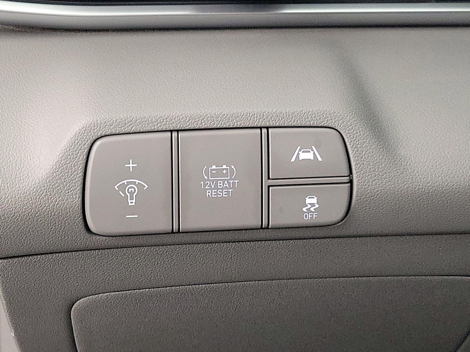 Thumbnail: 2023 Hyundai Elantra - 13