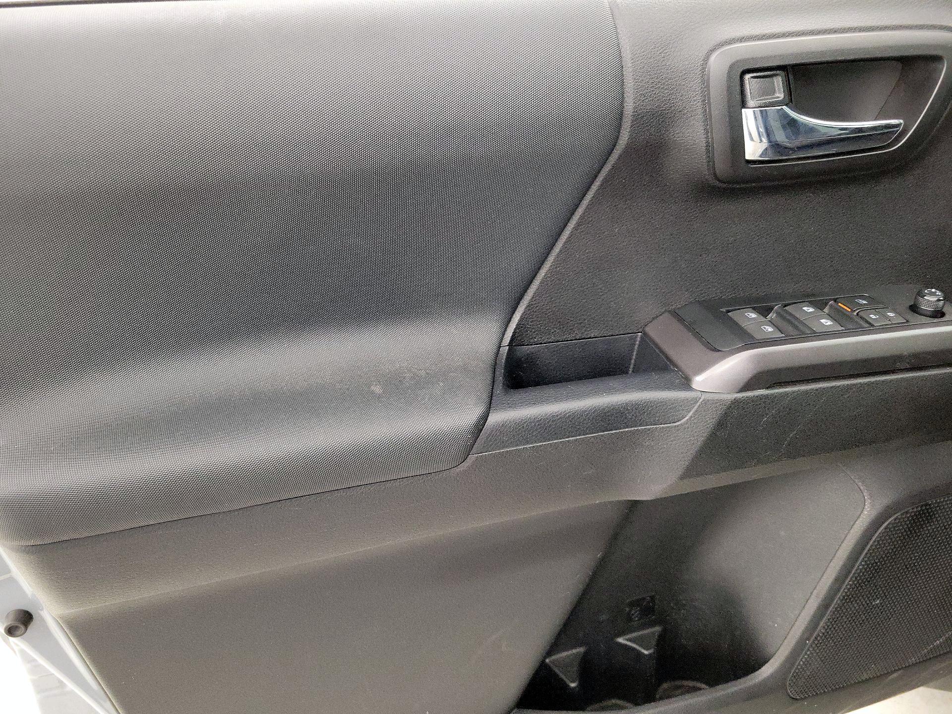 Thumbnail: 2021 Toyota Tacoma - 12