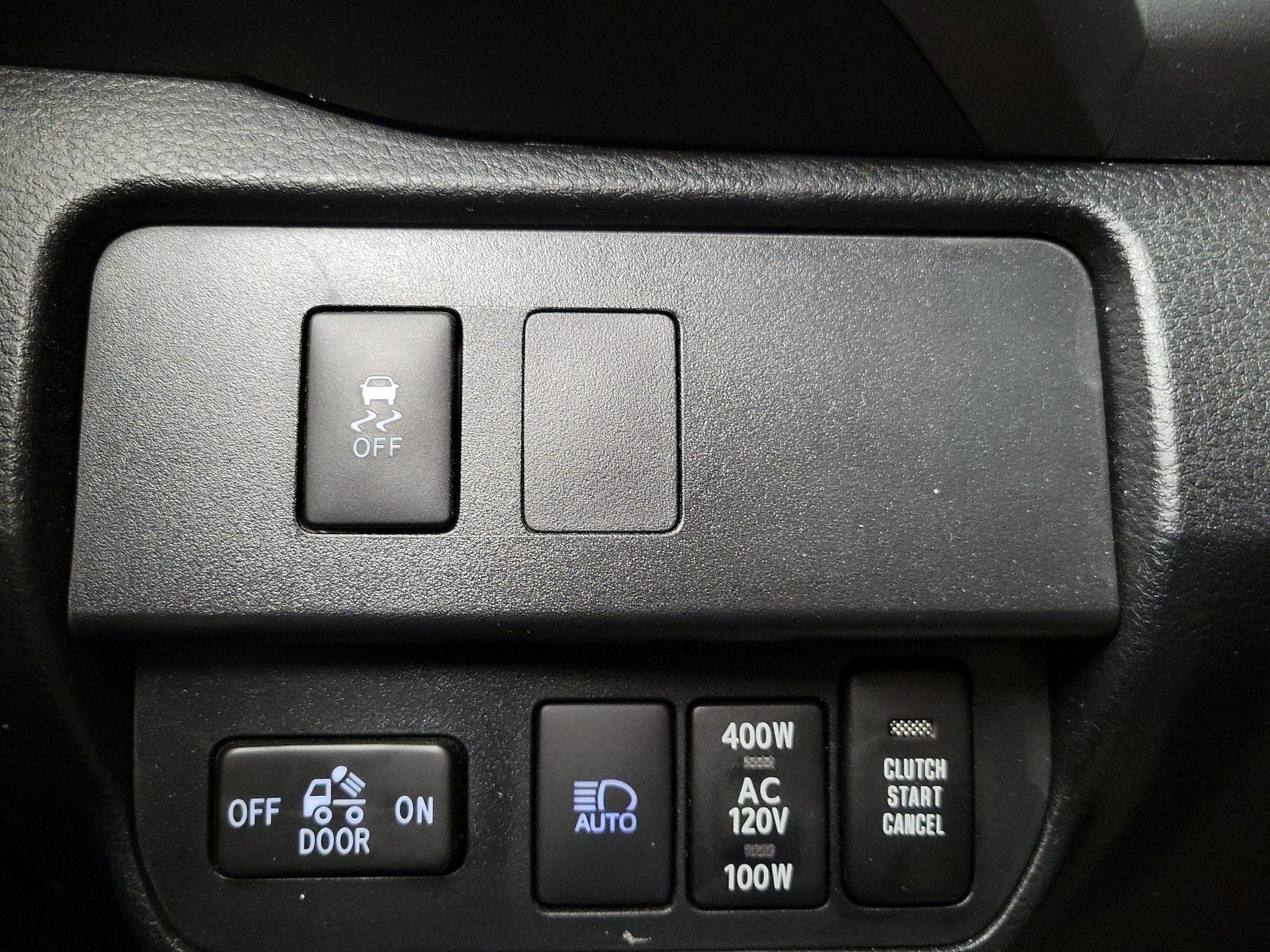 Thumbnail: 2021 Toyota Tacoma - 13