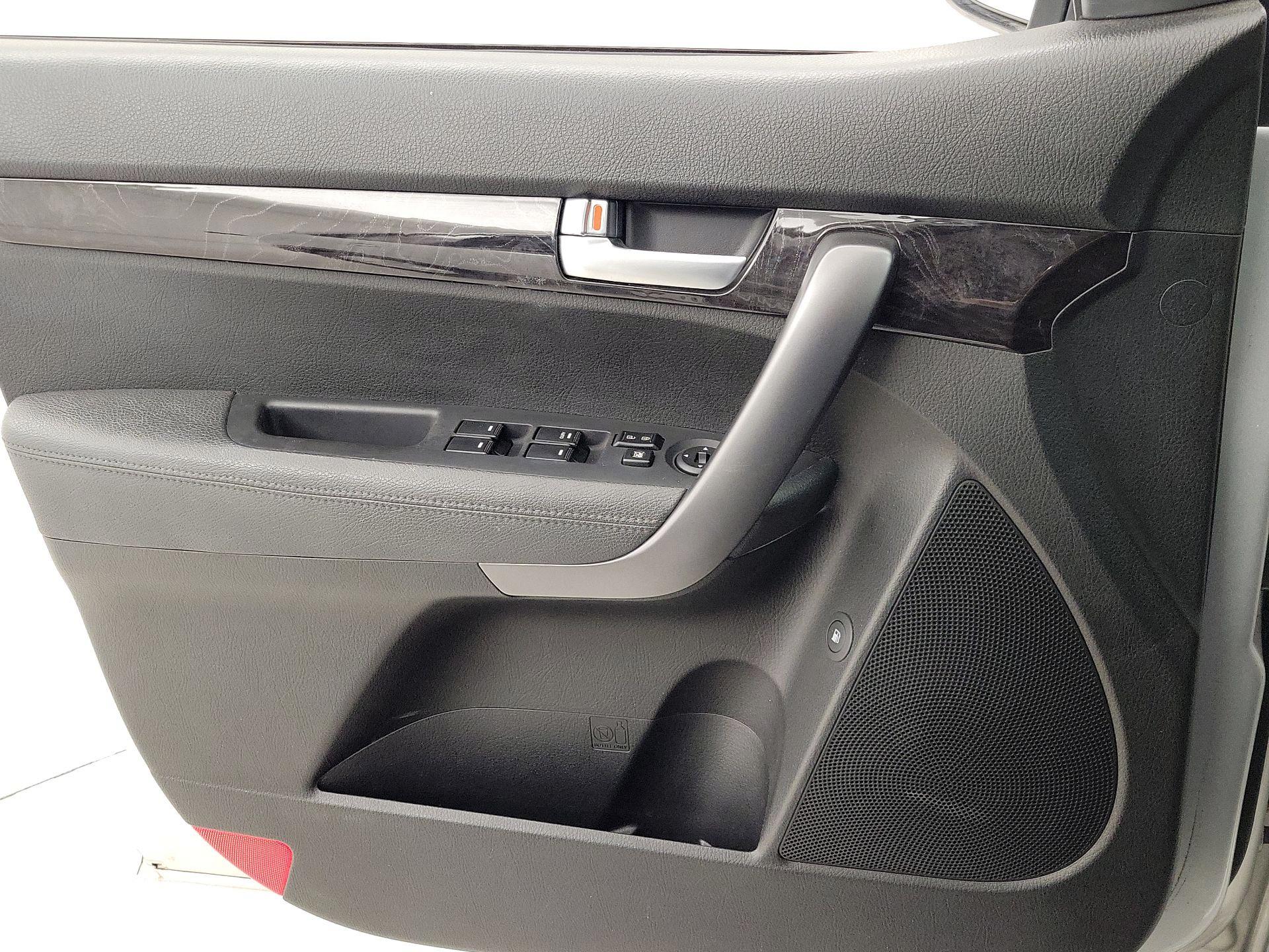 Thumbnail: 2014 Kia Sorento - 12