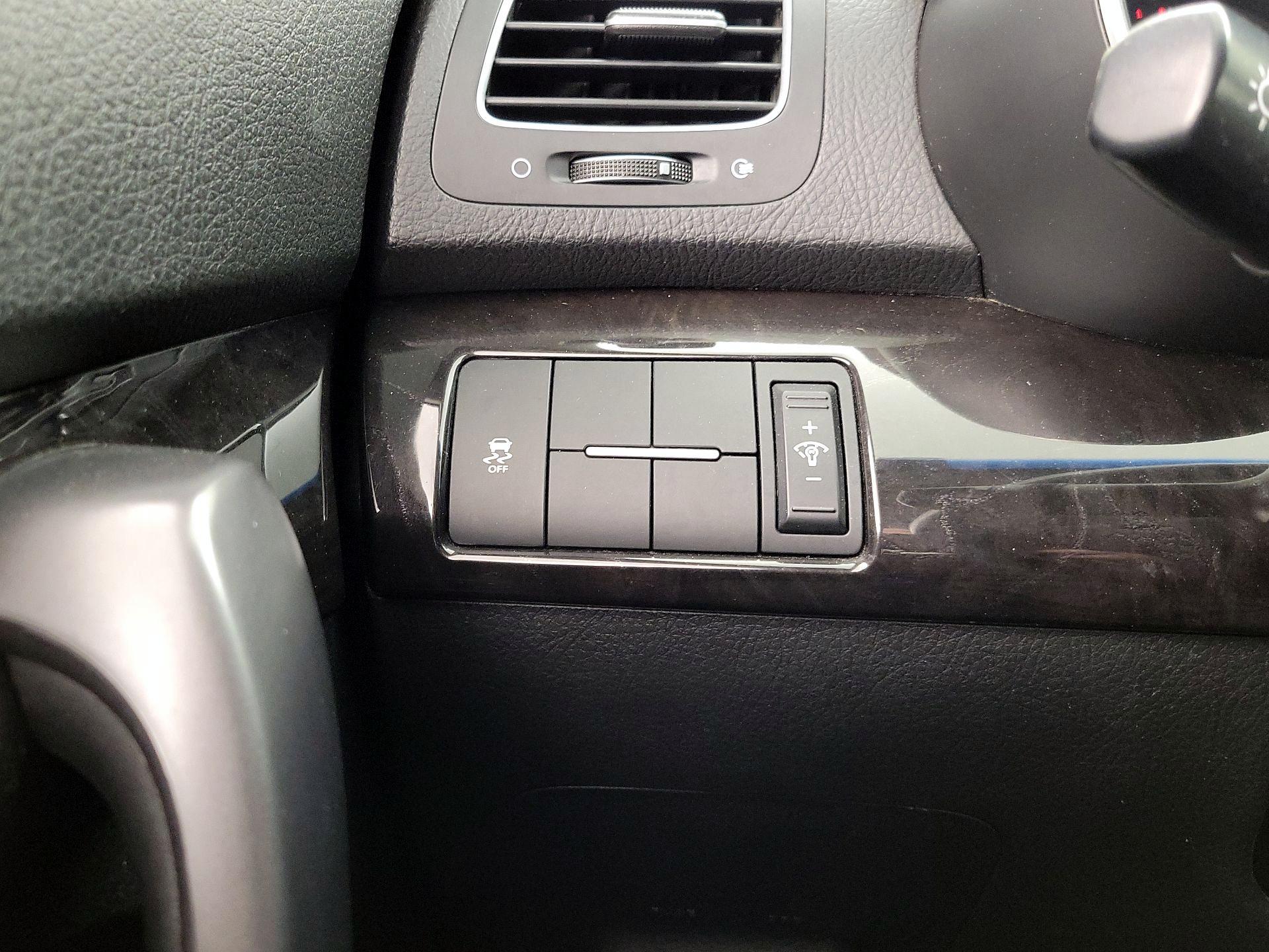 Thumbnail: 2014 Kia Sorento - 13