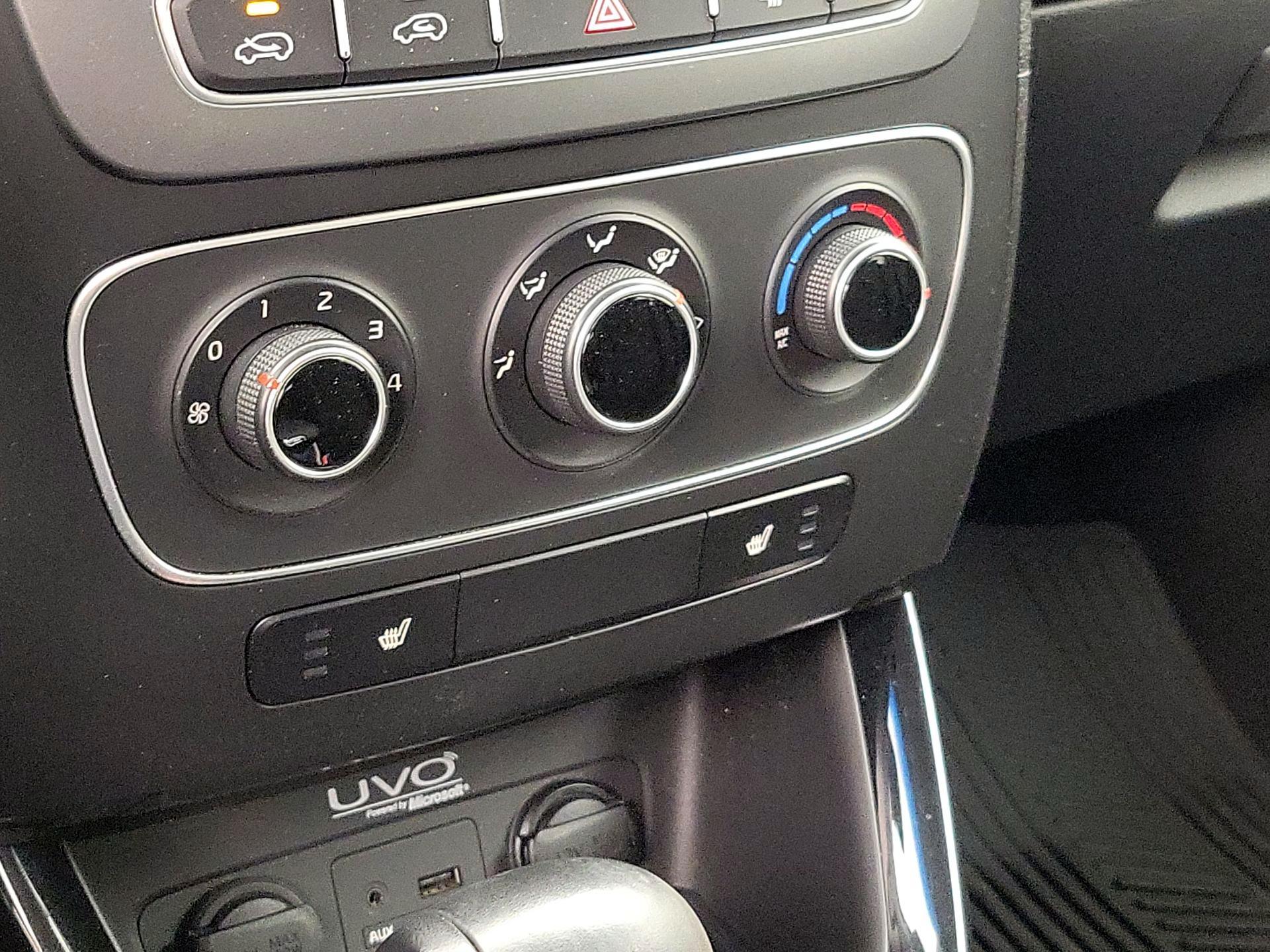 Thumbnail: 2014 Kia Sorento - 16