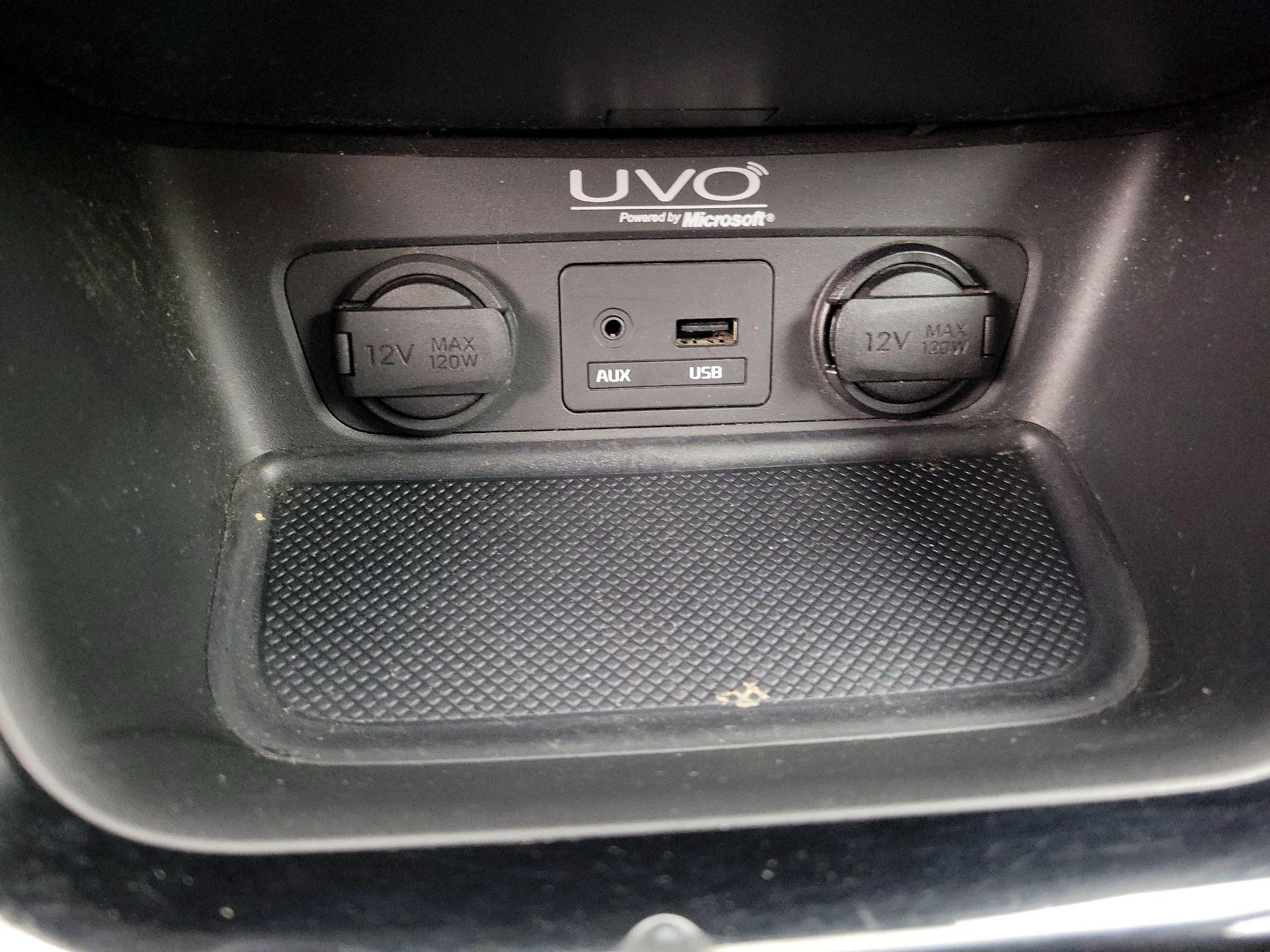 Thumbnail: 2014 Kia Sorento - 18