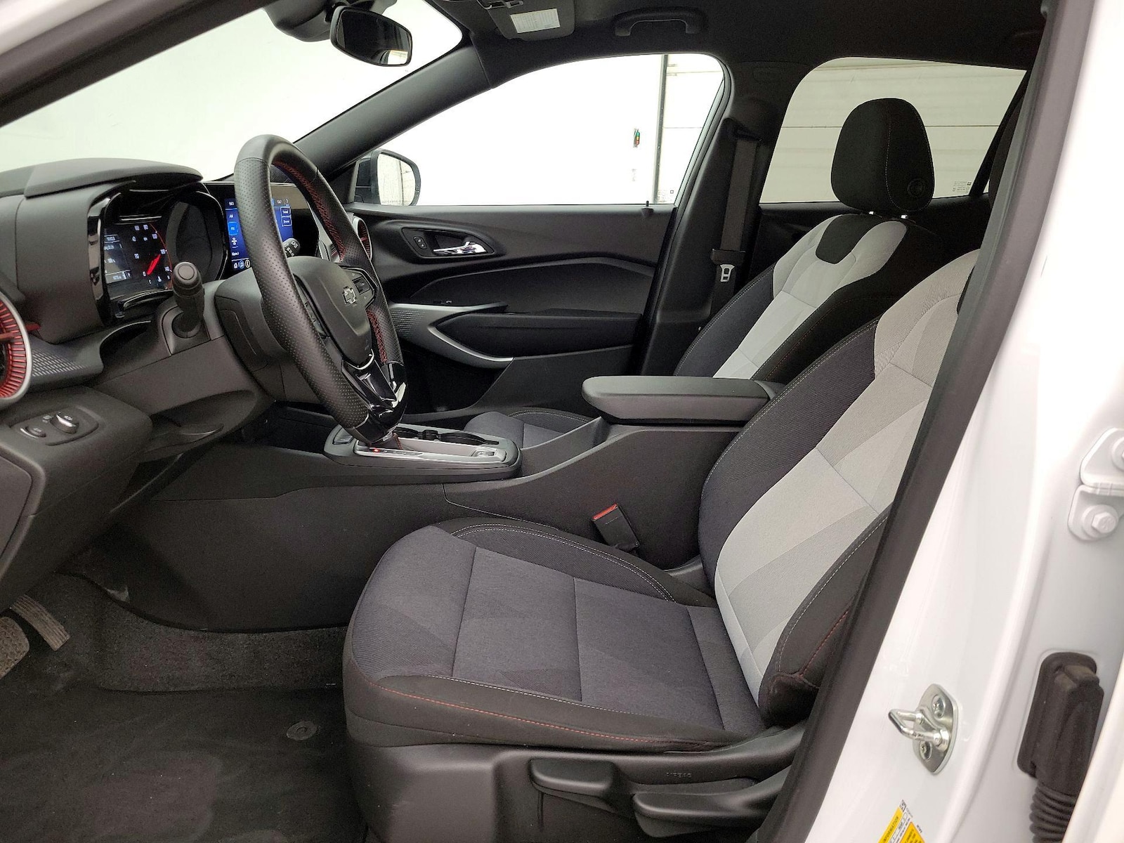 2024 Chevrolet Trax RS - Photo 12