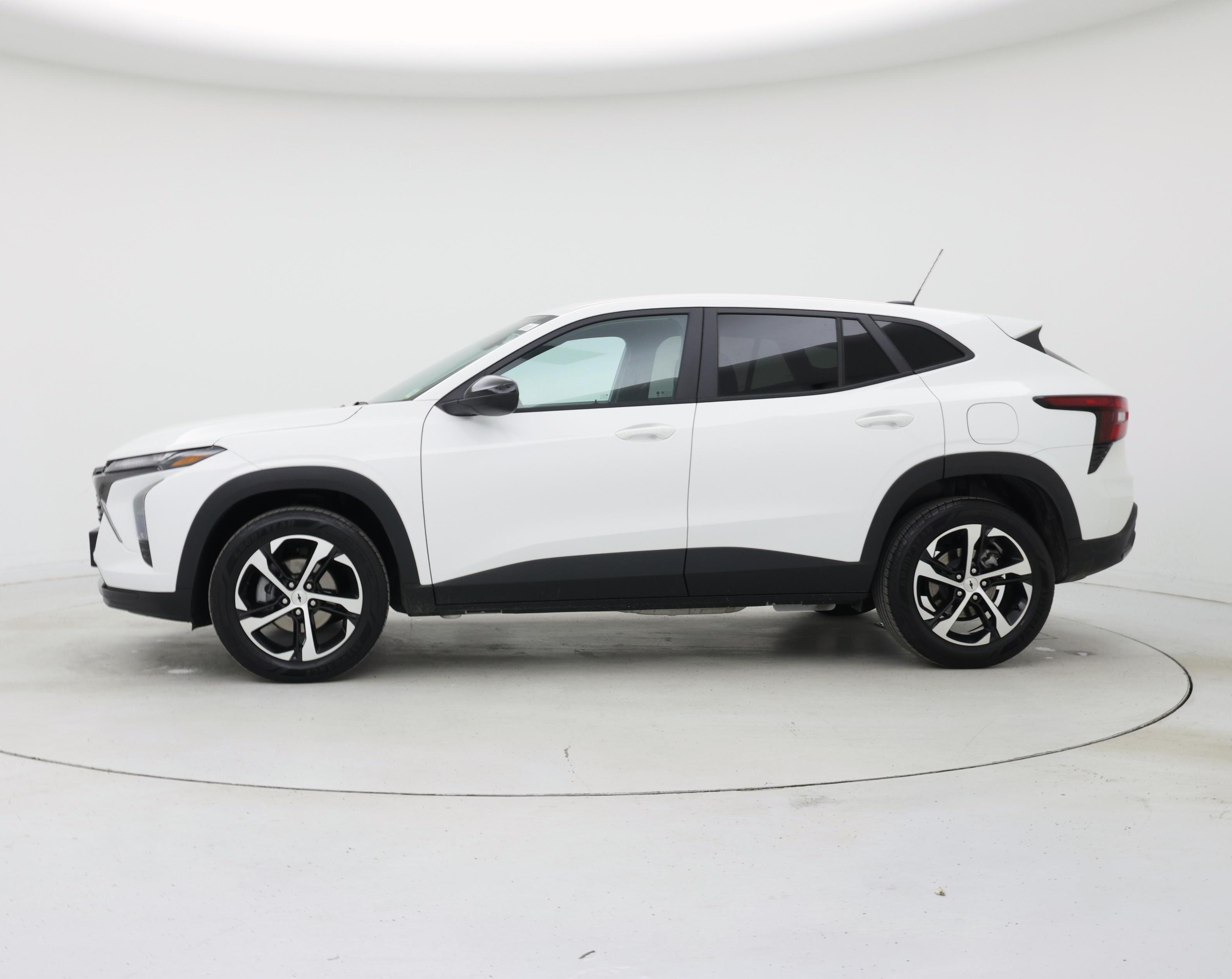 Thumbnail: 2024 Chevrolet Trax - 3