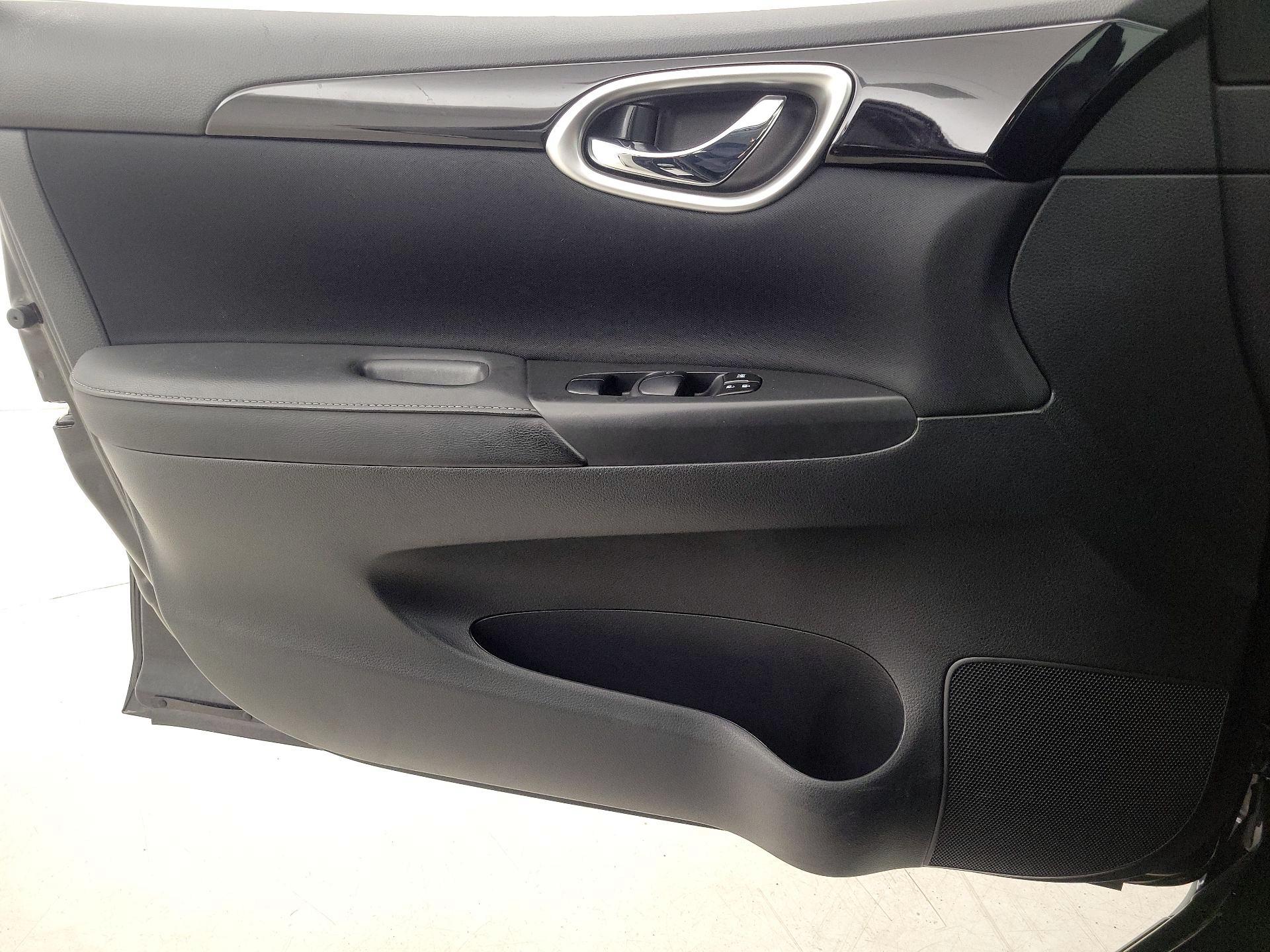 Thumbnail: 2018 Nissan Sentra - 12