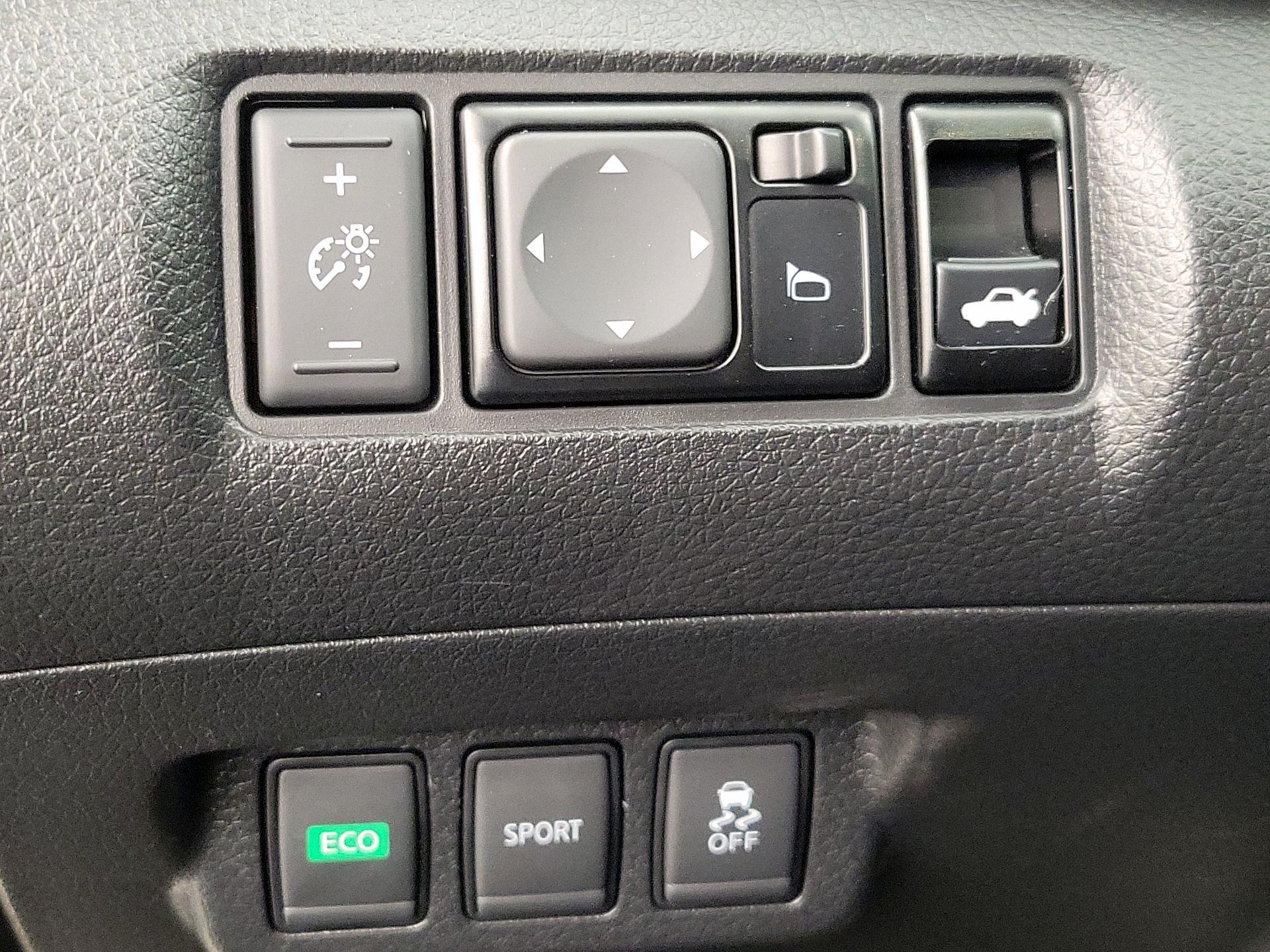 Thumbnail: 2018 Nissan Sentra - 13