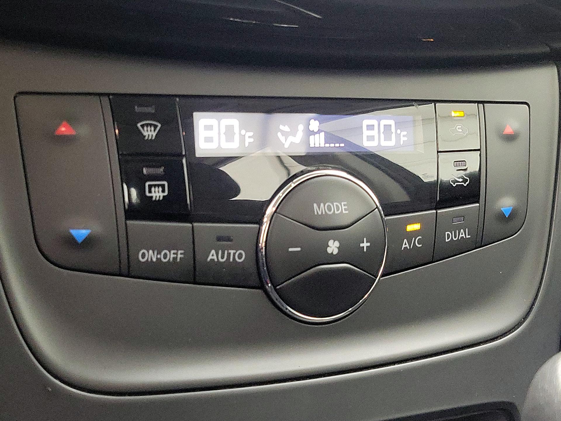 Thumbnail: 2018 Nissan Sentra - 17