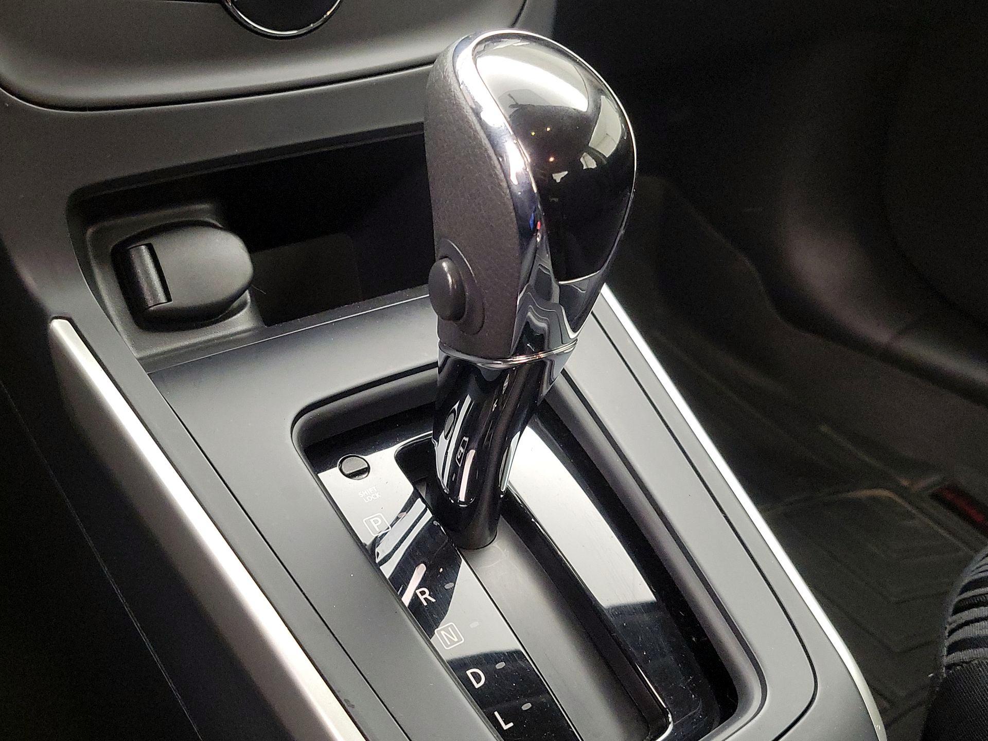 Thumbnail: 2018 Nissan Sentra - 18