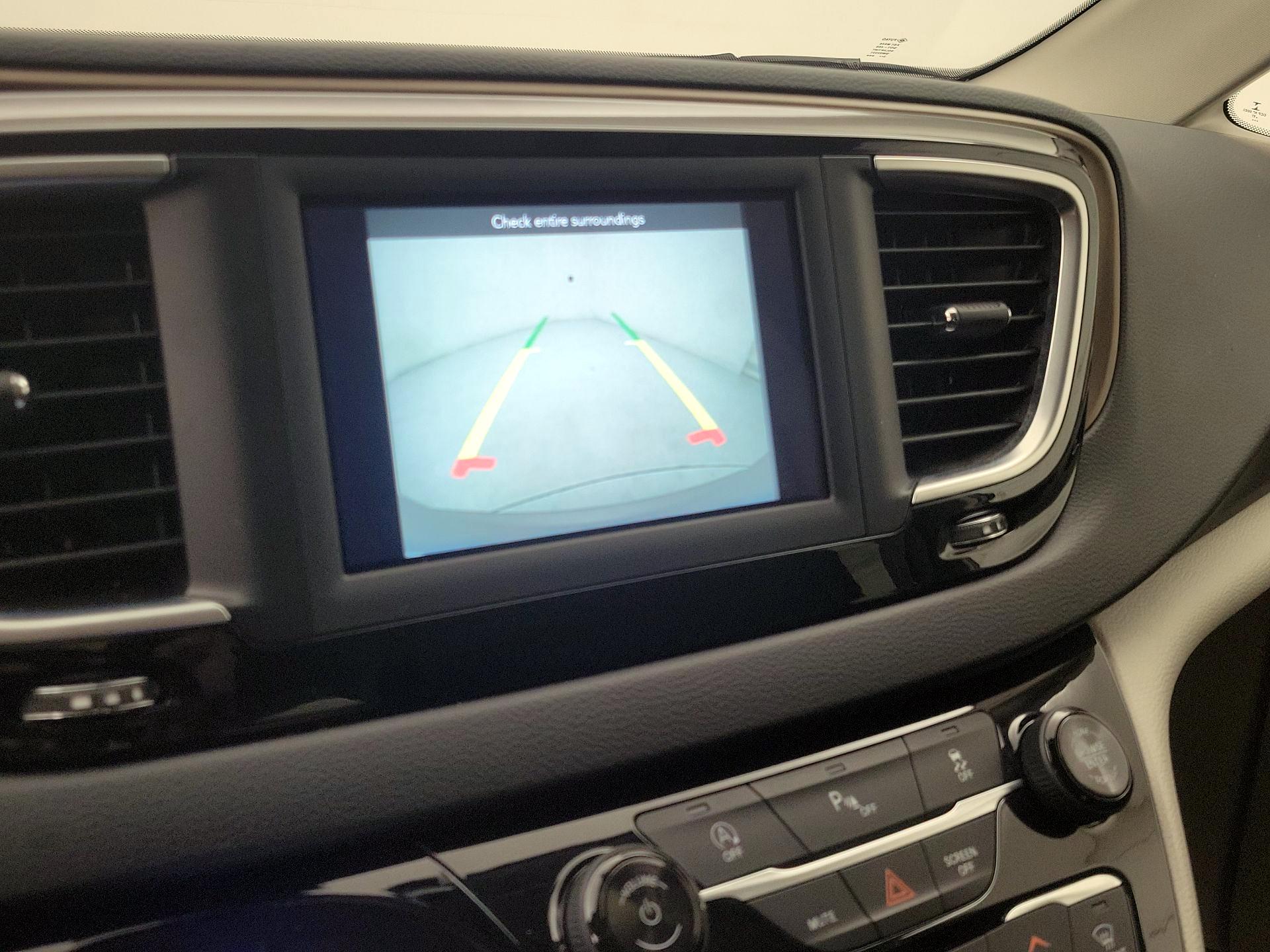 Thumbnail: 2018 Chrysler Pacifica - 14