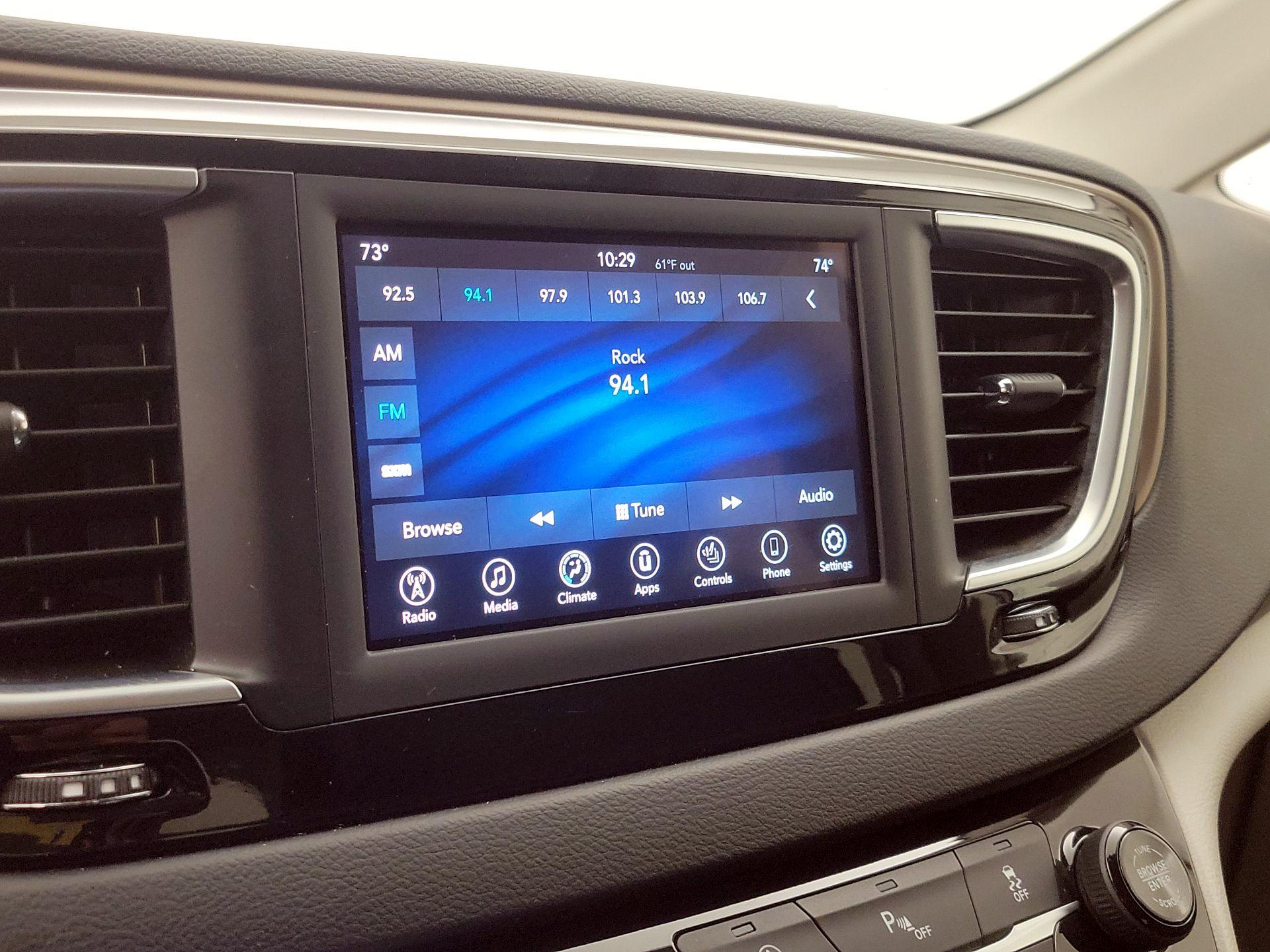 Thumbnail: 2018 Chrysler Pacifica - 15